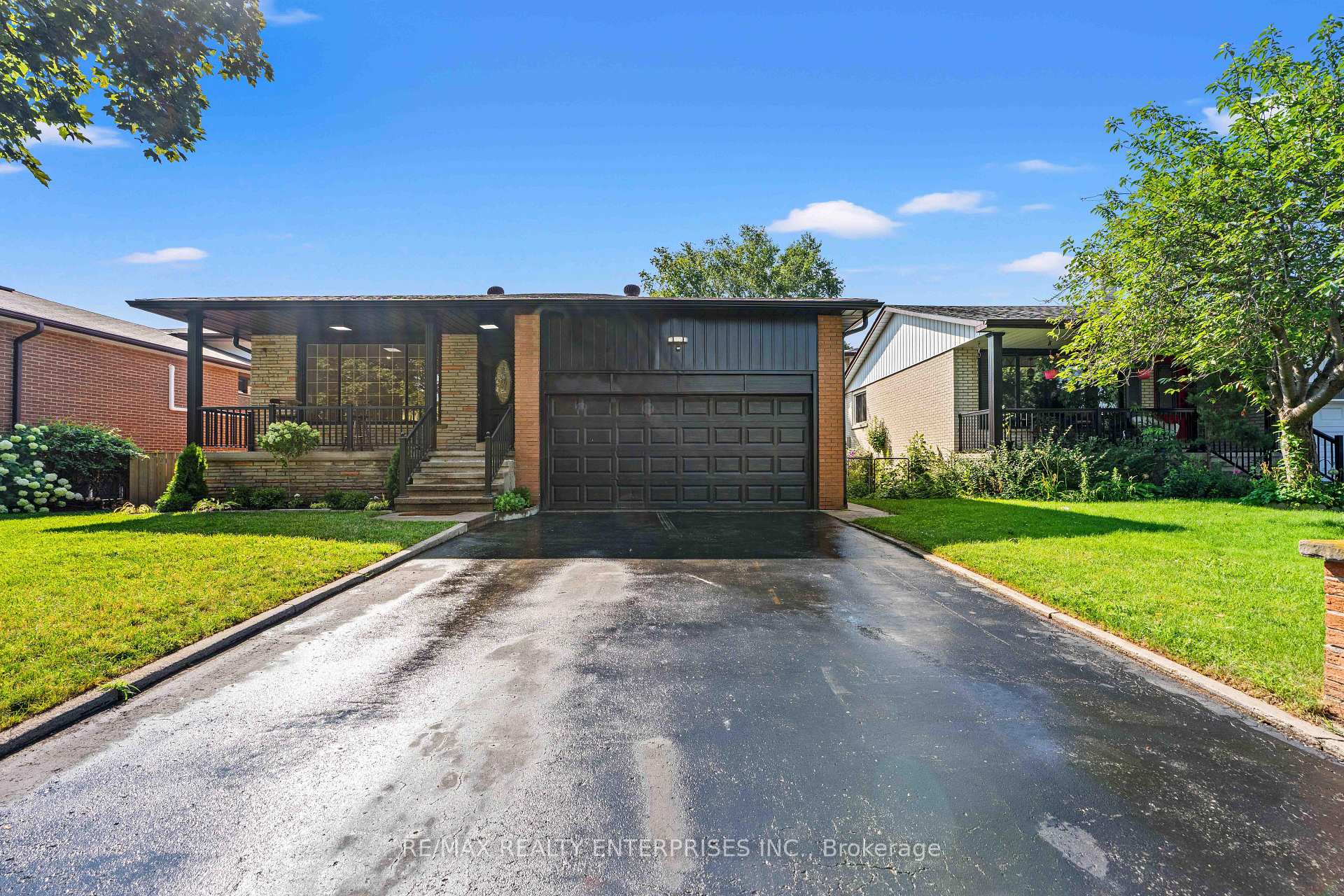 Photo 3 of Unit Upper, 2348 Denise Road, Mississauga, Lakeview — HOMEH