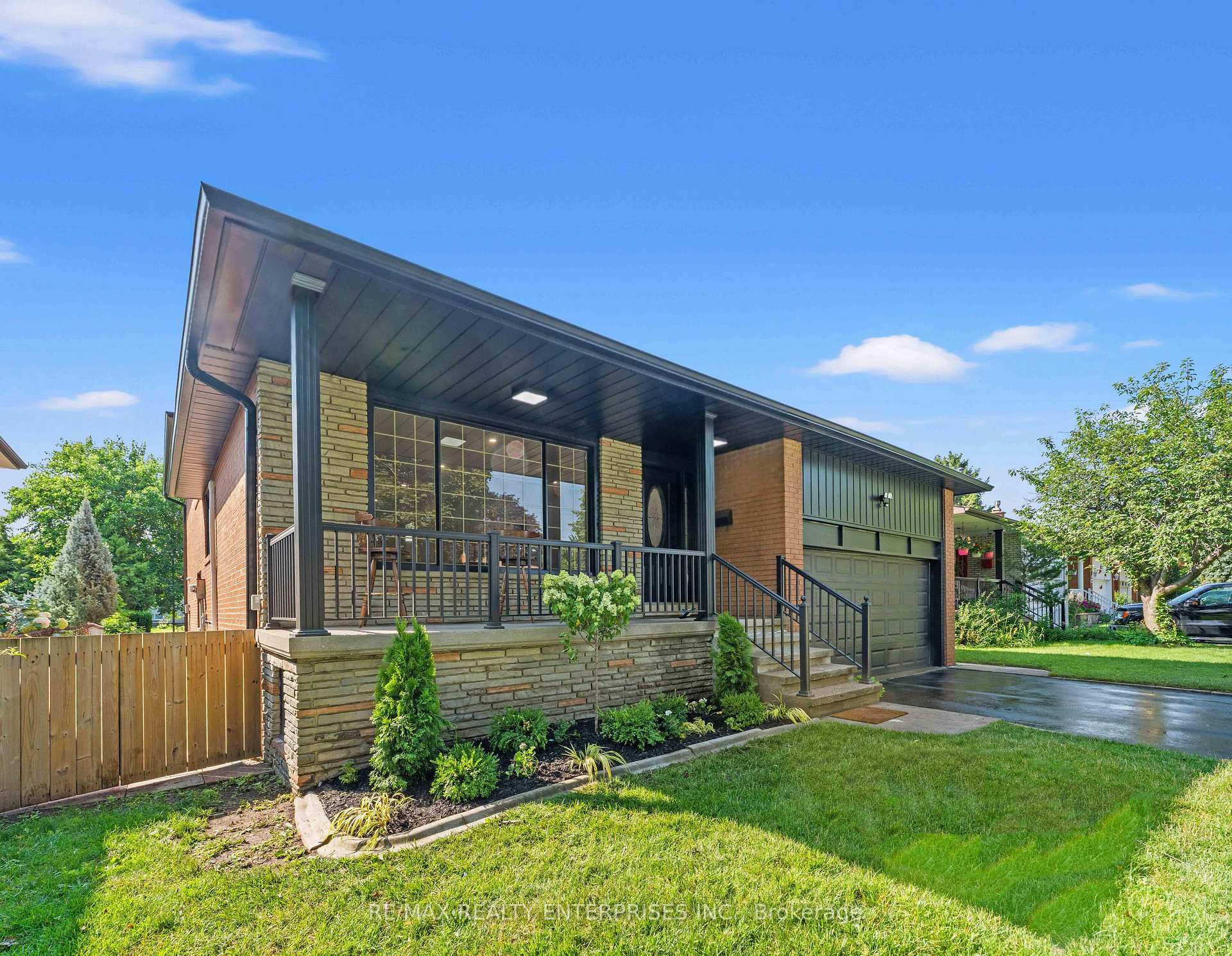 Photo 4 of Unit Upper, 2348 Denise Road, Mississauga, Lakeview — HOMEH