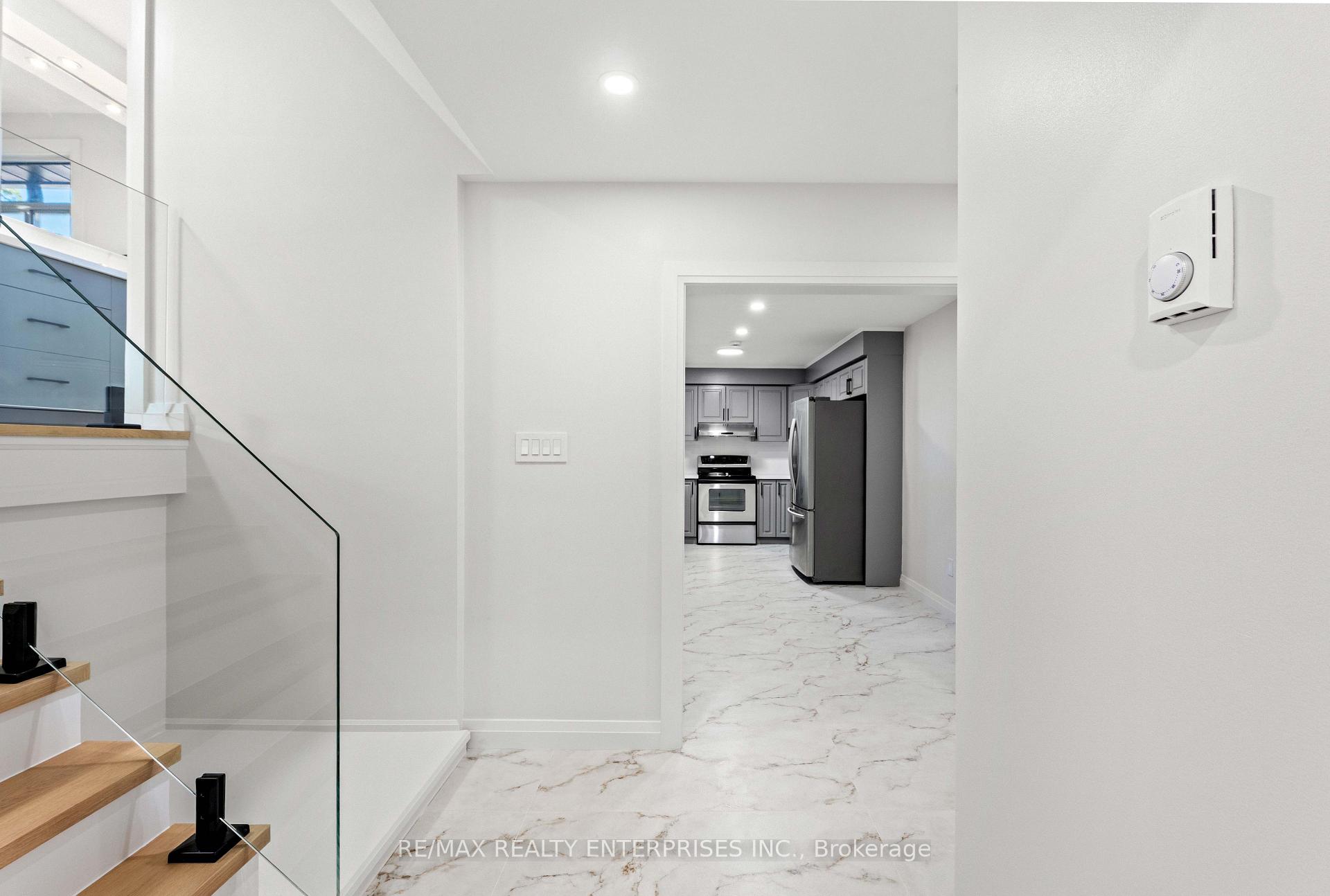 Photo 12 of Unit Upper, 2348 Denise Road, Mississauga, Lakeview — HOMEH