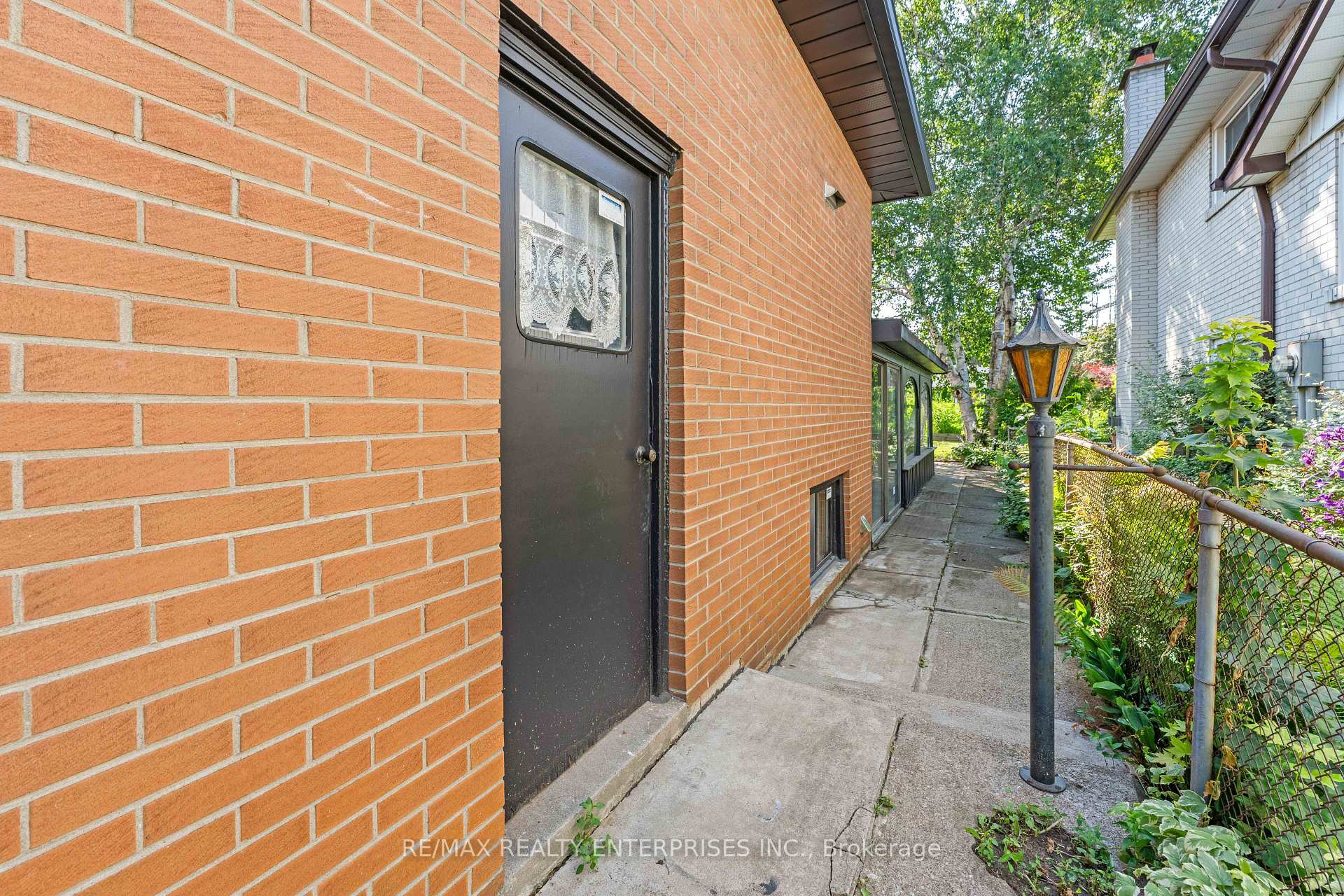 Photo 48 of Unit Upper, 2348 Denise Road, Mississauga, Lakeview — HOMEH
