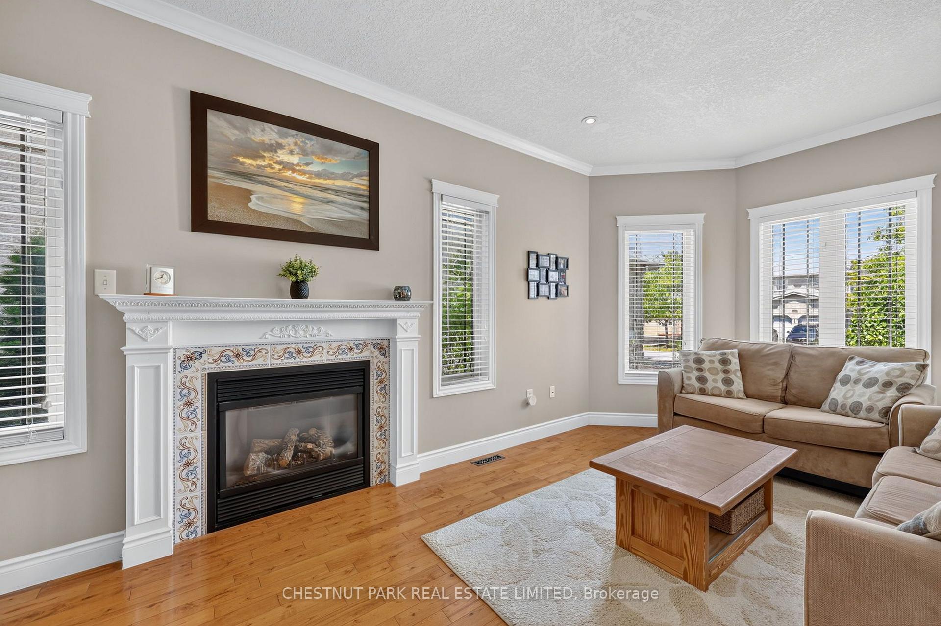 Photo 9 of 157 Birkhall Place, Barrie, Innis-Shore — HOMEH