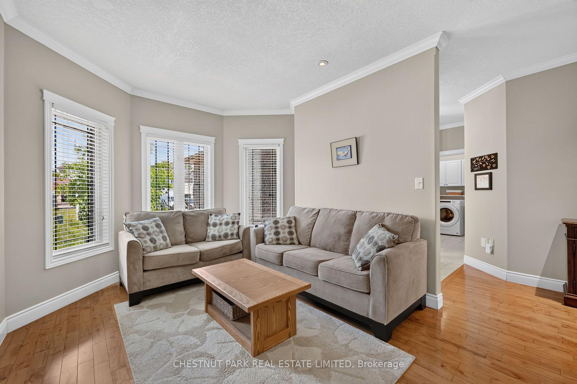 Photo 12 of 157 Birkhall Place, Barrie, Innis-Shore — HOMEH