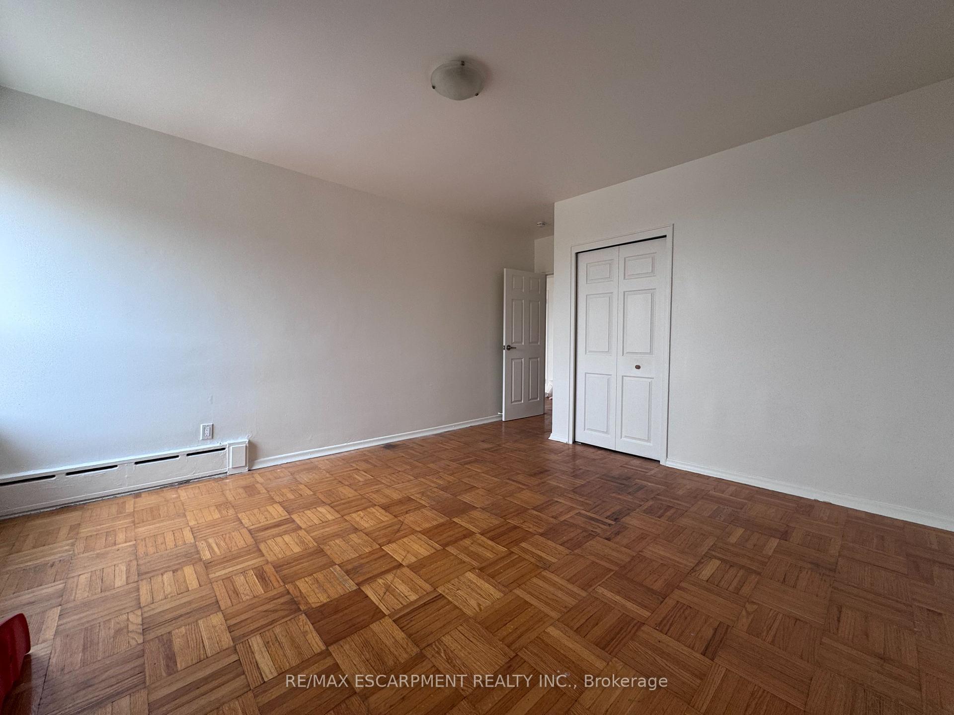 Photo 6 of Unit 405, 325A James Street S, Hamilton, Durand — HOMEH
