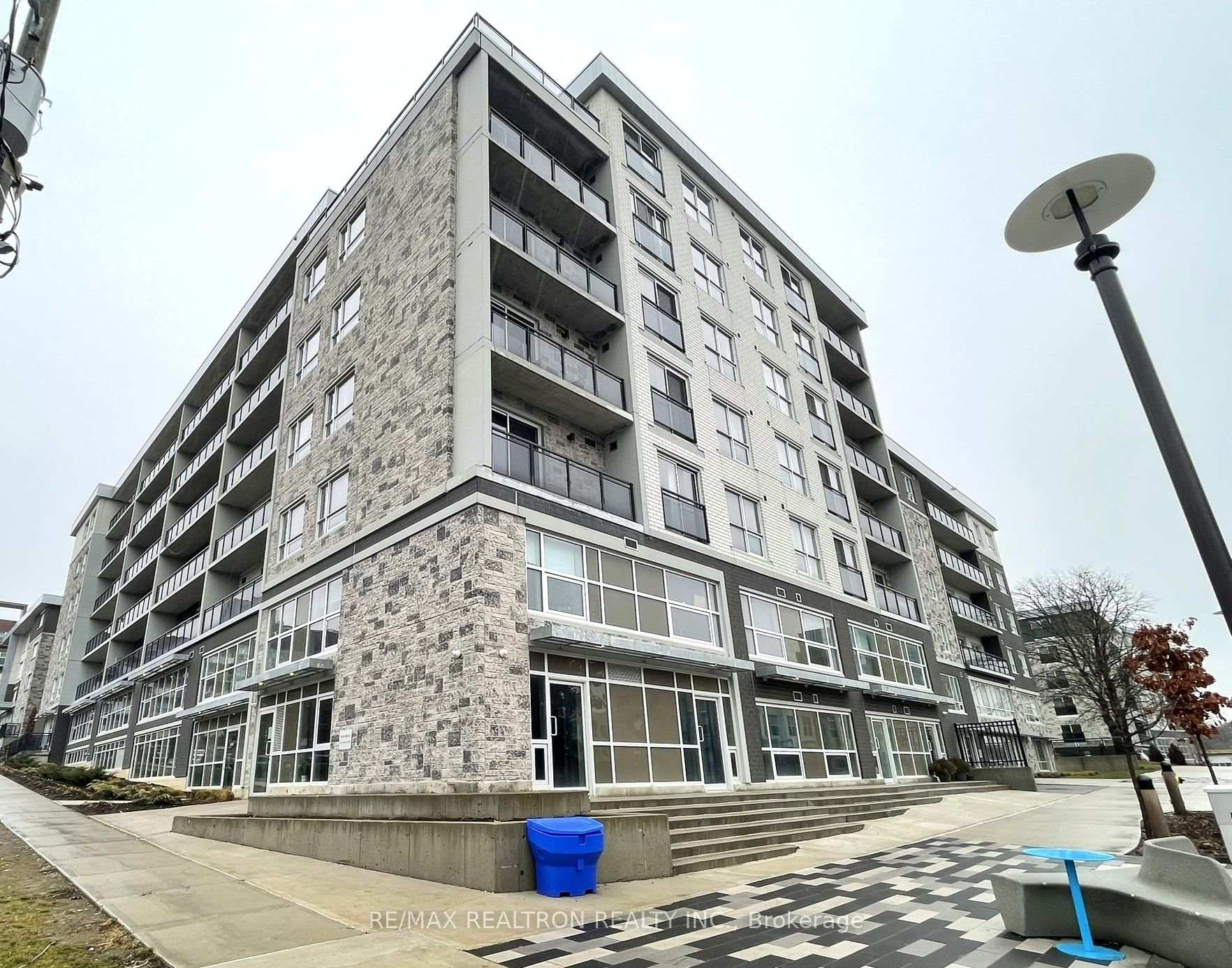 Photo of Unit B302, 275 Larch Street
