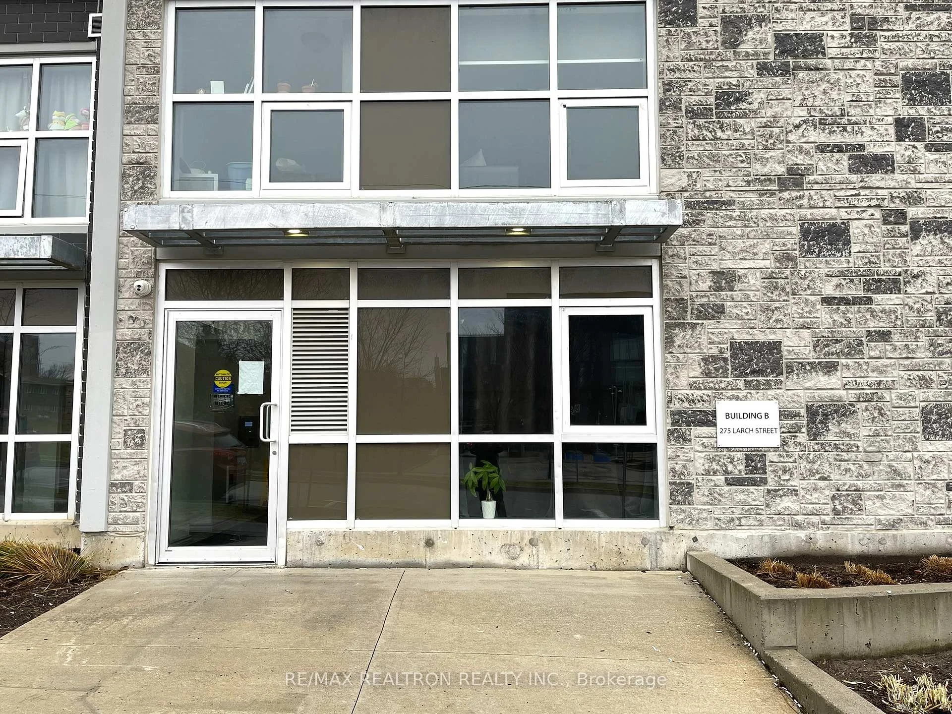 Photo 4 of Unit B302, 275 Larch Street, Waterloo, Beechwood/University — HOMEH