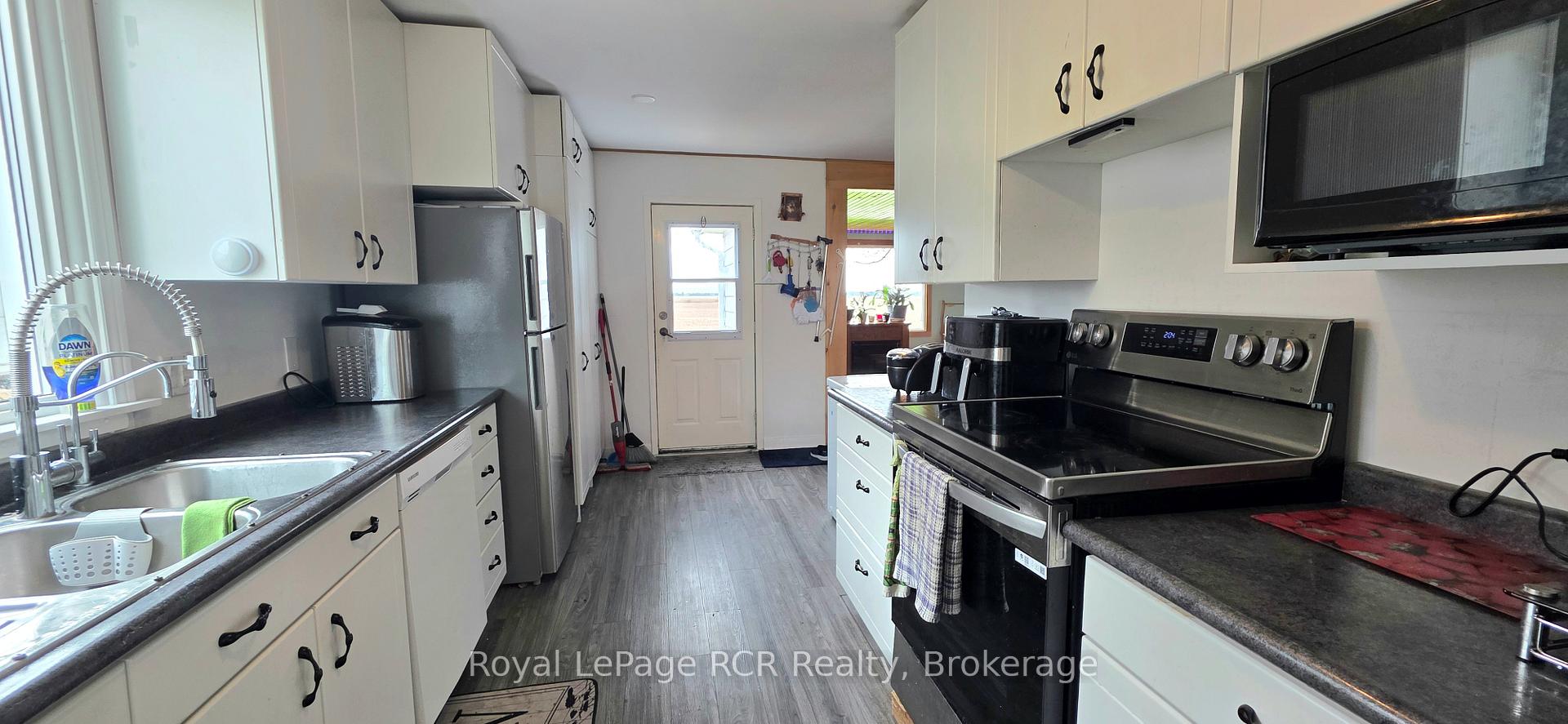 Photo 13 of 10 Quebec Road, Huron East, Vanastra — HOMEH
