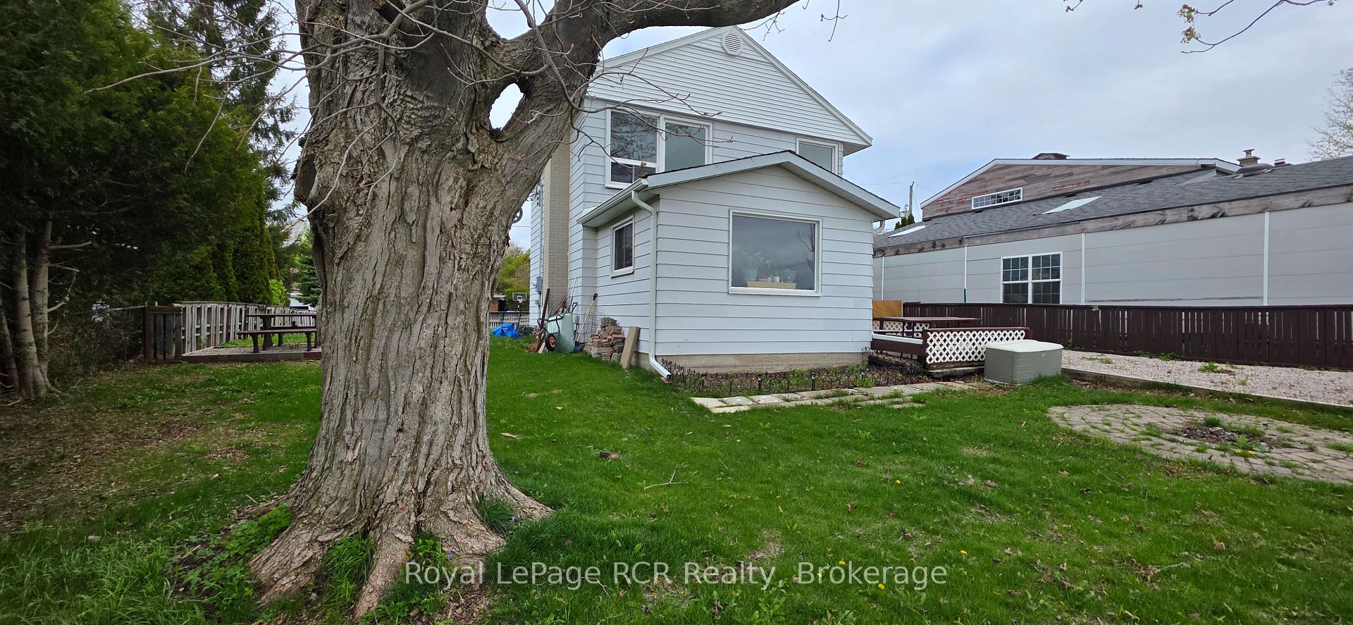 Photo 15 of 10 Quebec Road, Huron East, Vanastra — HOMEH