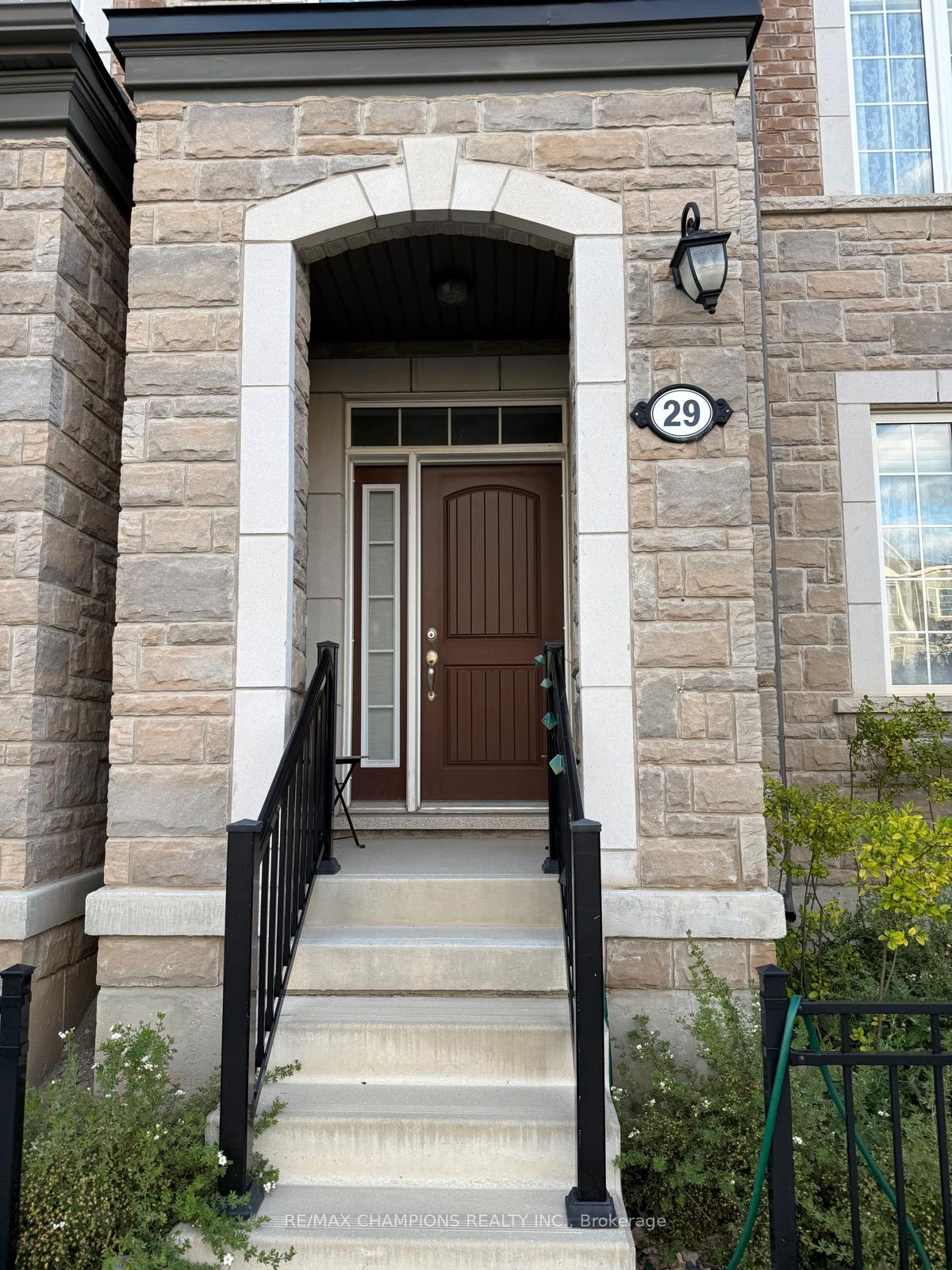 Photo 2 of Unit 29, 1222 Rose Way, Milton, Cobban — HOMEH
