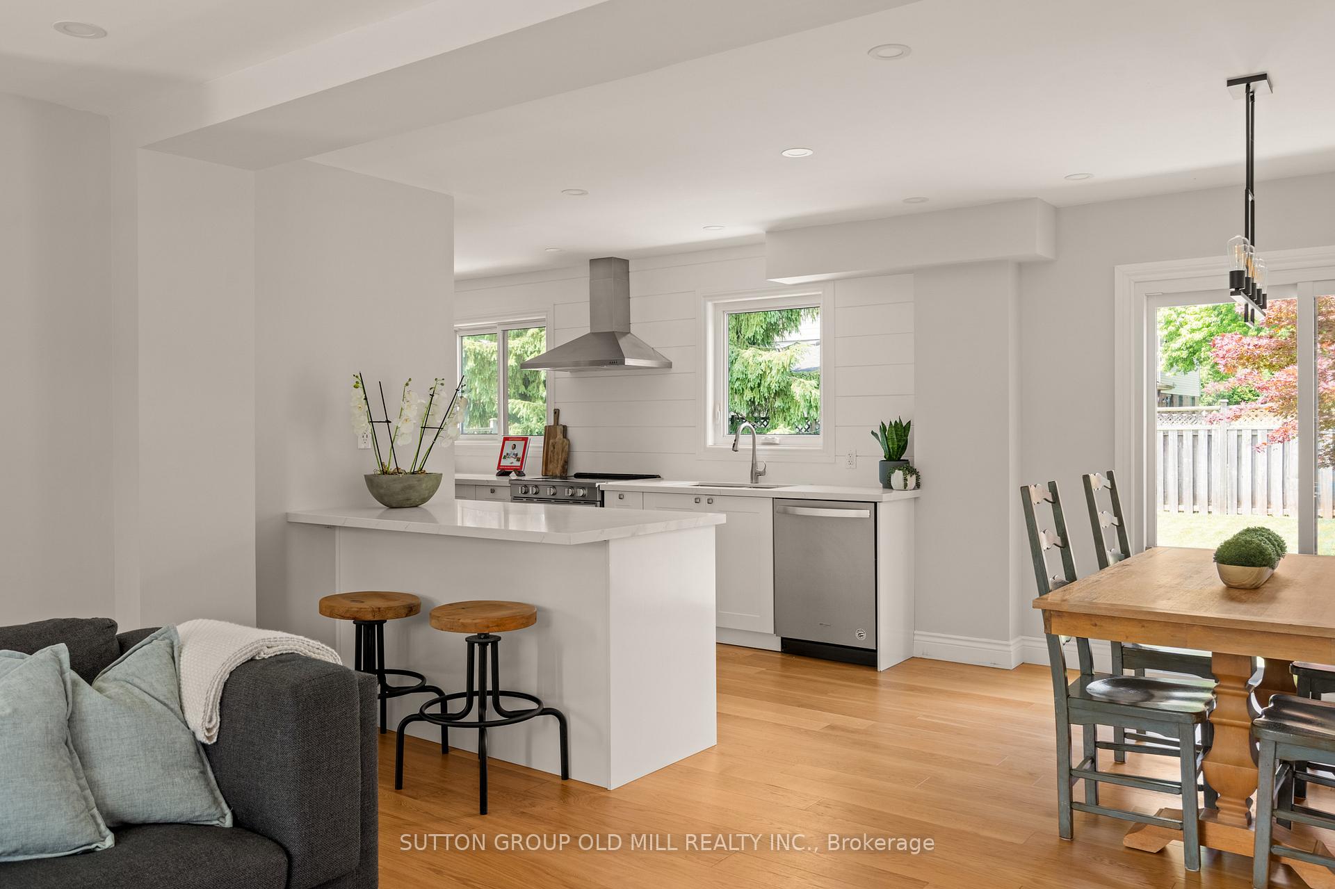 Photo 7 of 262 Chalmers Street, Oakville, Bronte — HOMEH