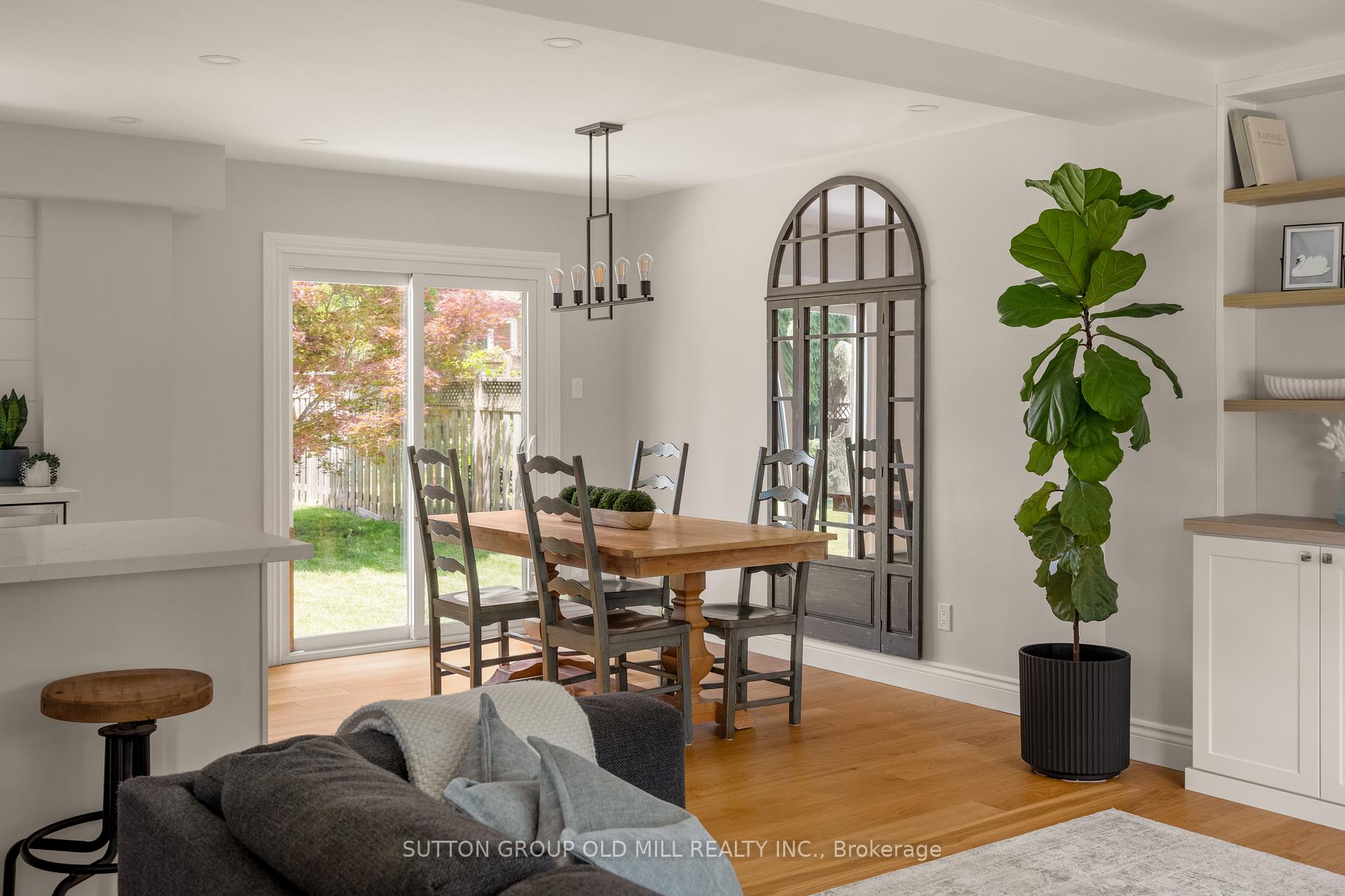 Photo 10 of 262 Chalmers Street, Oakville, Bronte — HOMEH