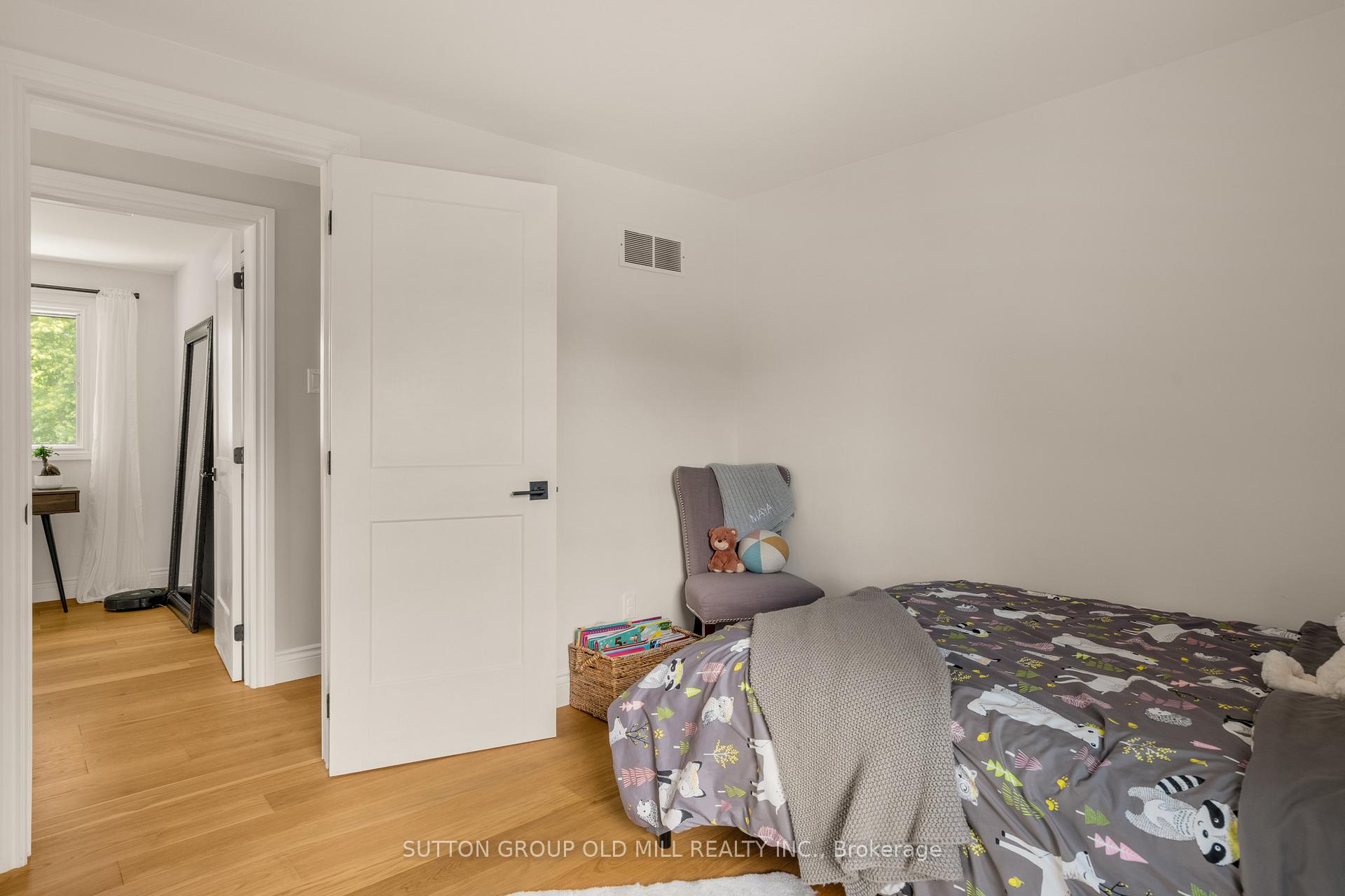 Photo 22 of 262 Chalmers Street, Oakville, Bronte — HOMEH