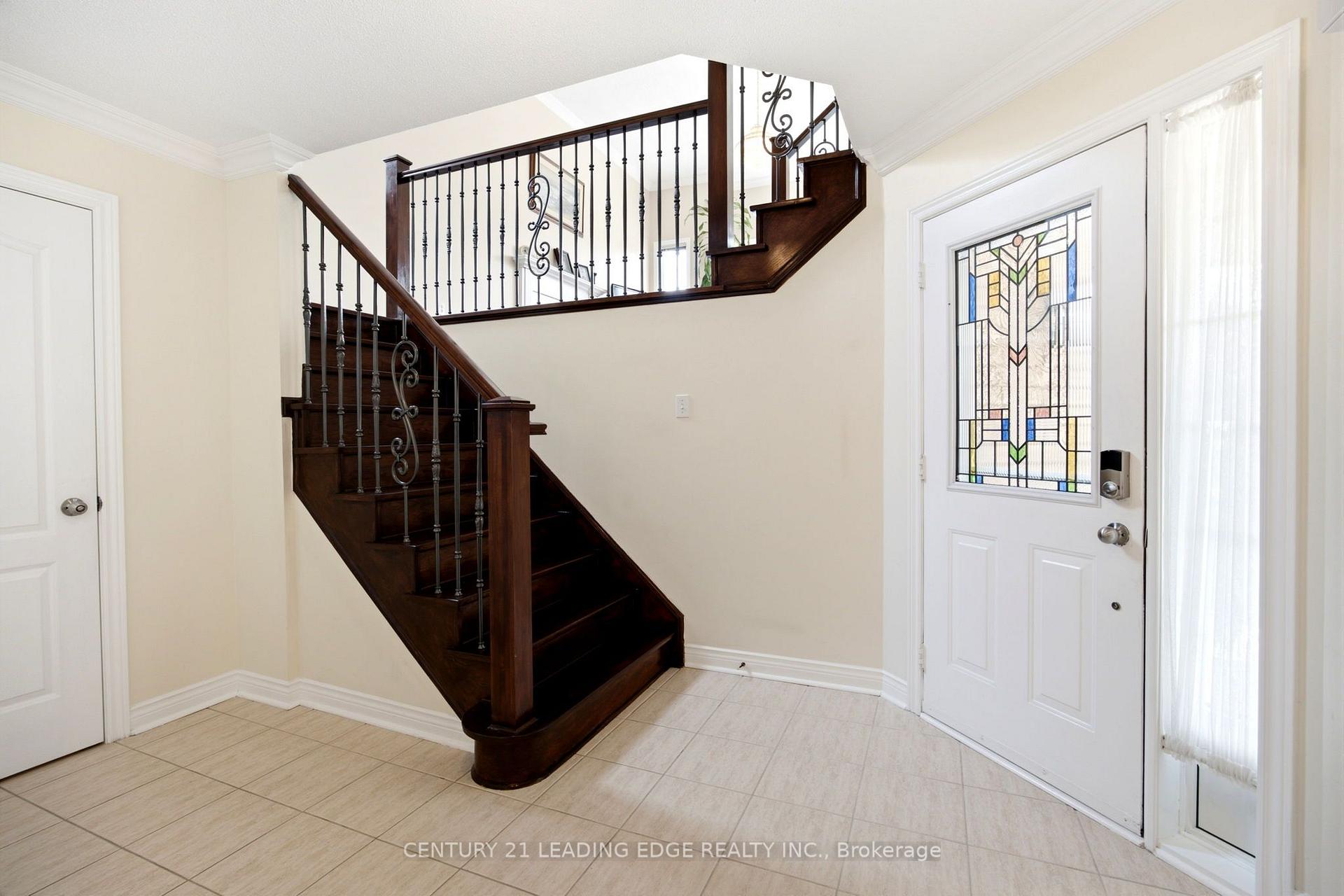 Photo 5 of 131 Tom Edwards Drive, Whitby, Rolling Acres — HOMEH