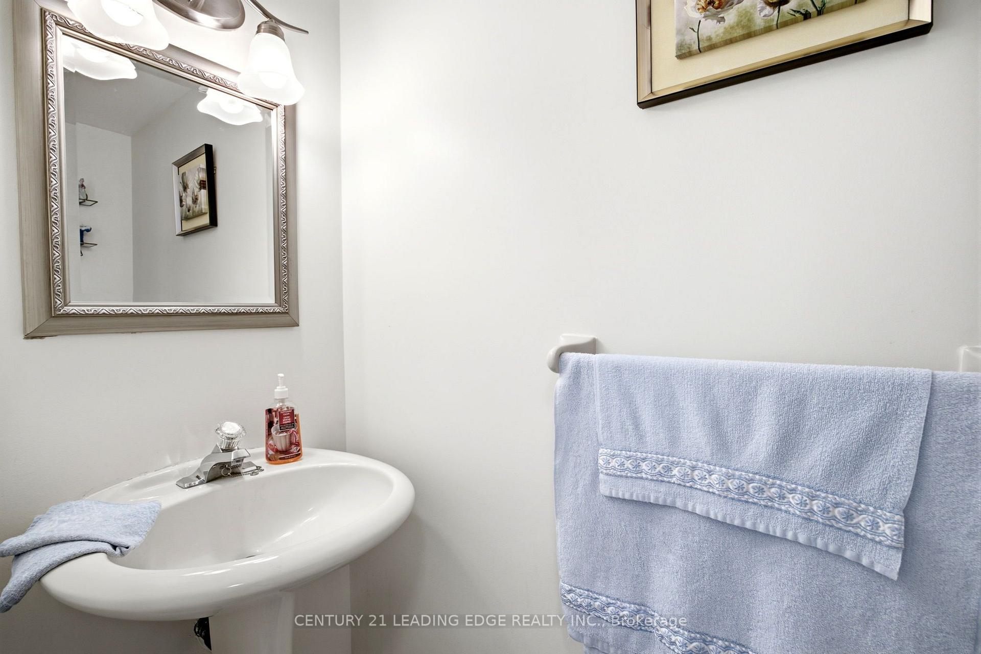Photo 19 of 131 Tom Edwards Drive, Whitby, Rolling Acres — HOMEH