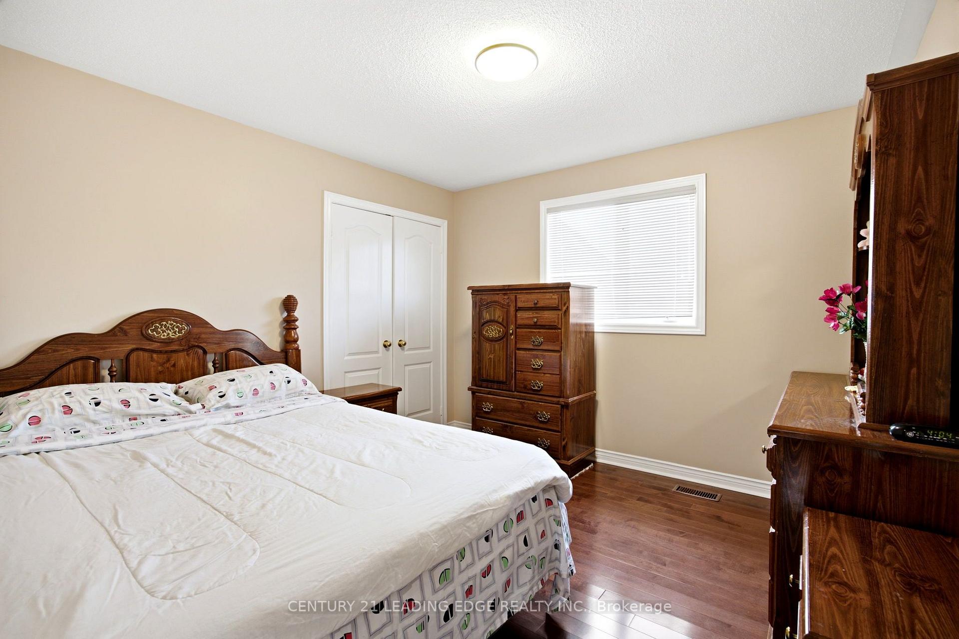 Photo 33 of 131 Tom Edwards Drive, Whitby, Rolling Acres — HOMEH
