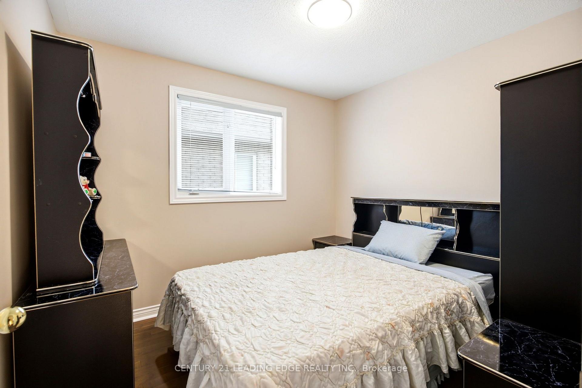 Photo 34 of 131 Tom Edwards Drive, Whitby, Rolling Acres — HOMEH