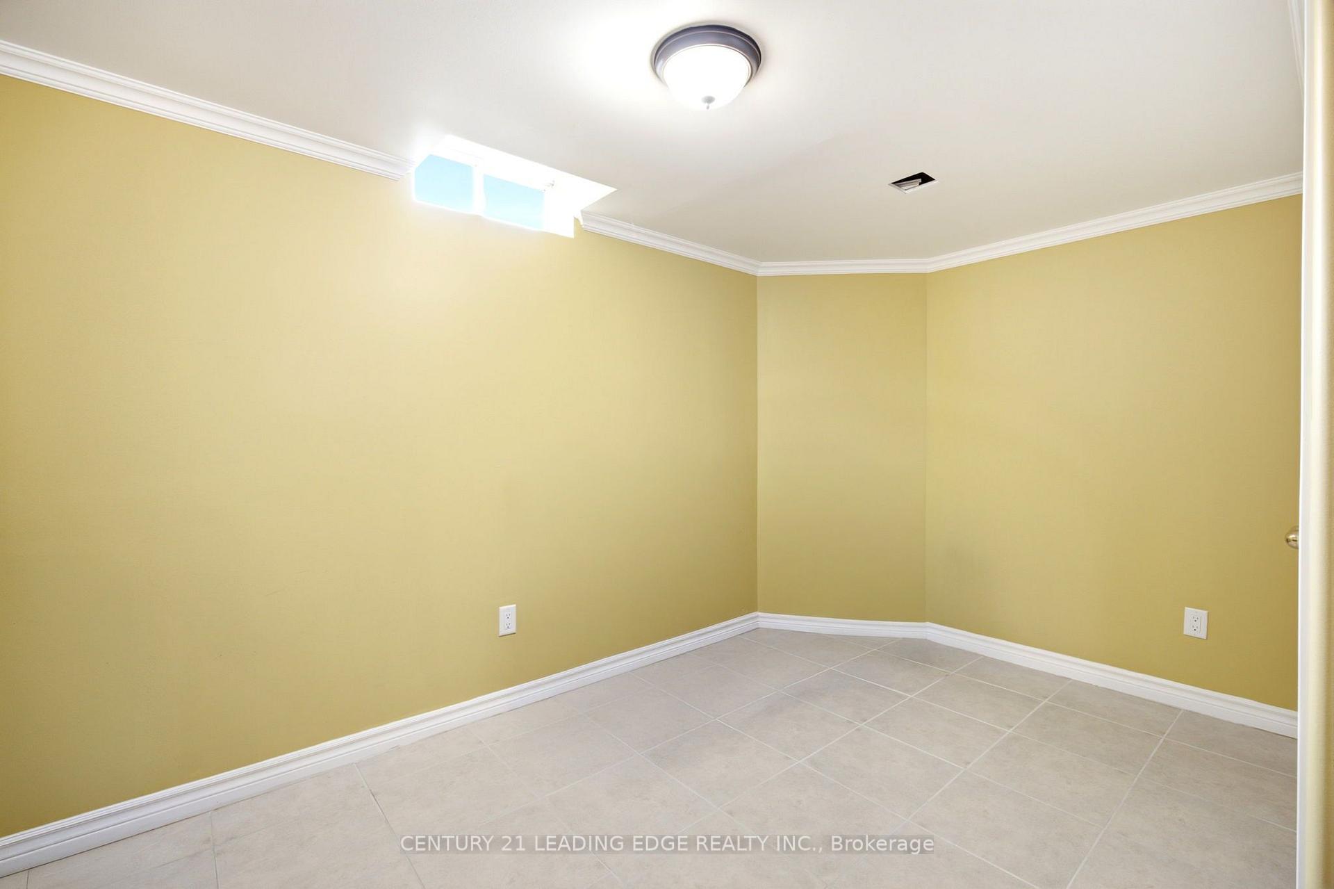 Photo 42 of 131 Tom Edwards Drive, Whitby, Rolling Acres — HOMEH