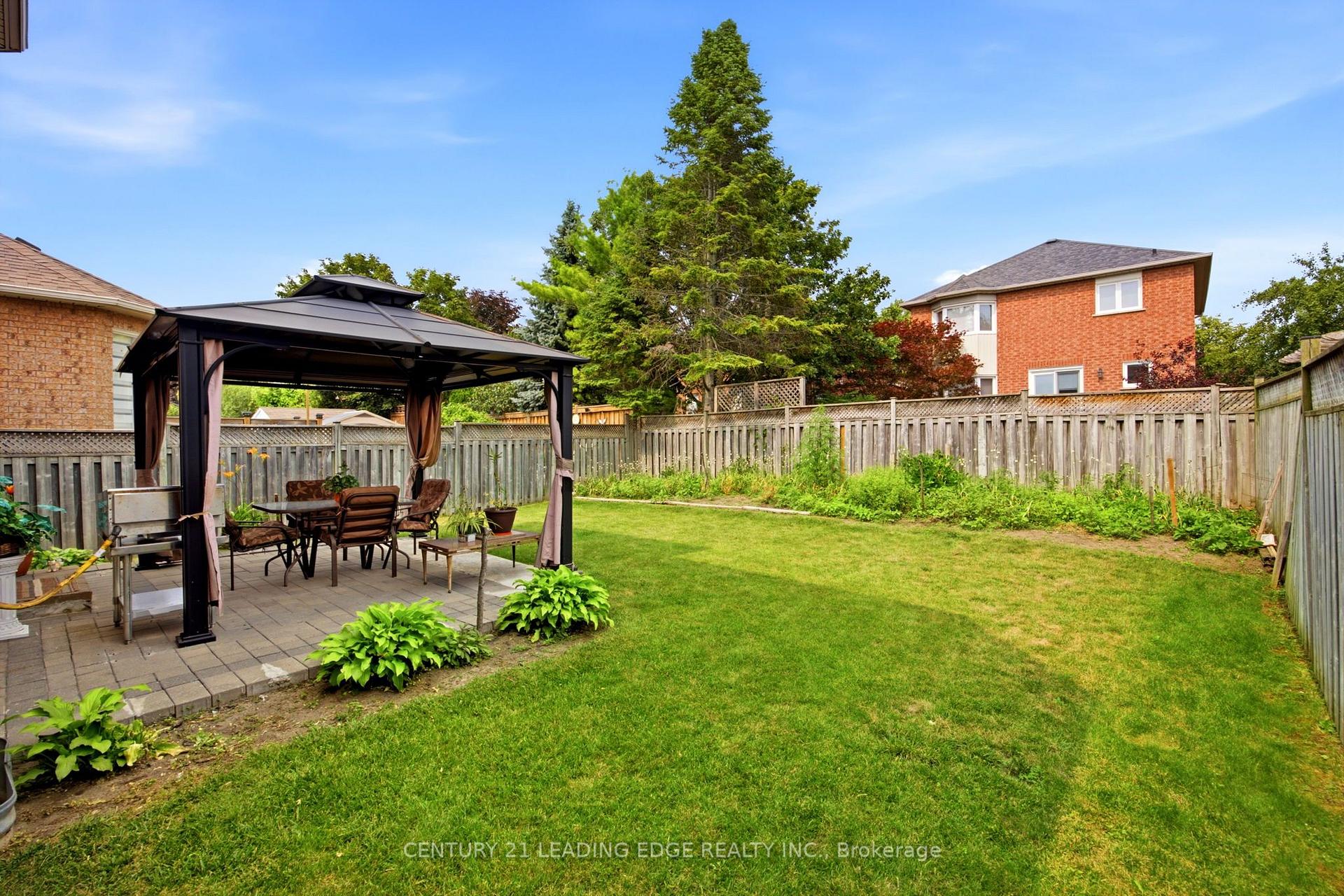 Photo 45 of 131 Tom Edwards Drive, Whitby, Rolling Acres — HOMEH