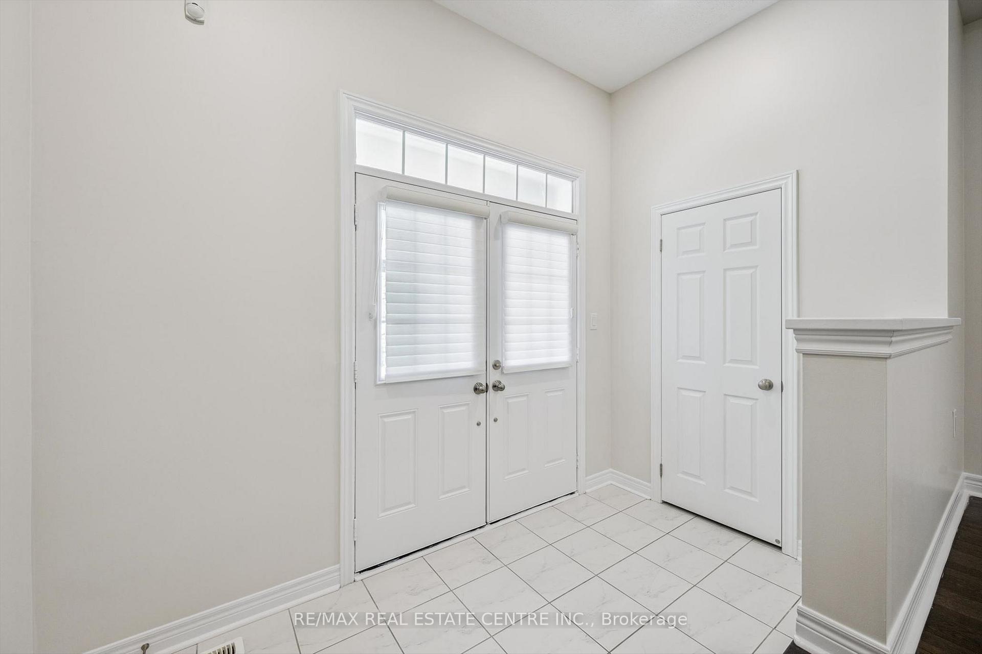 Photo 23 of 37 Zanetta Crescent, Brampton, Credit Valley — HOMEH