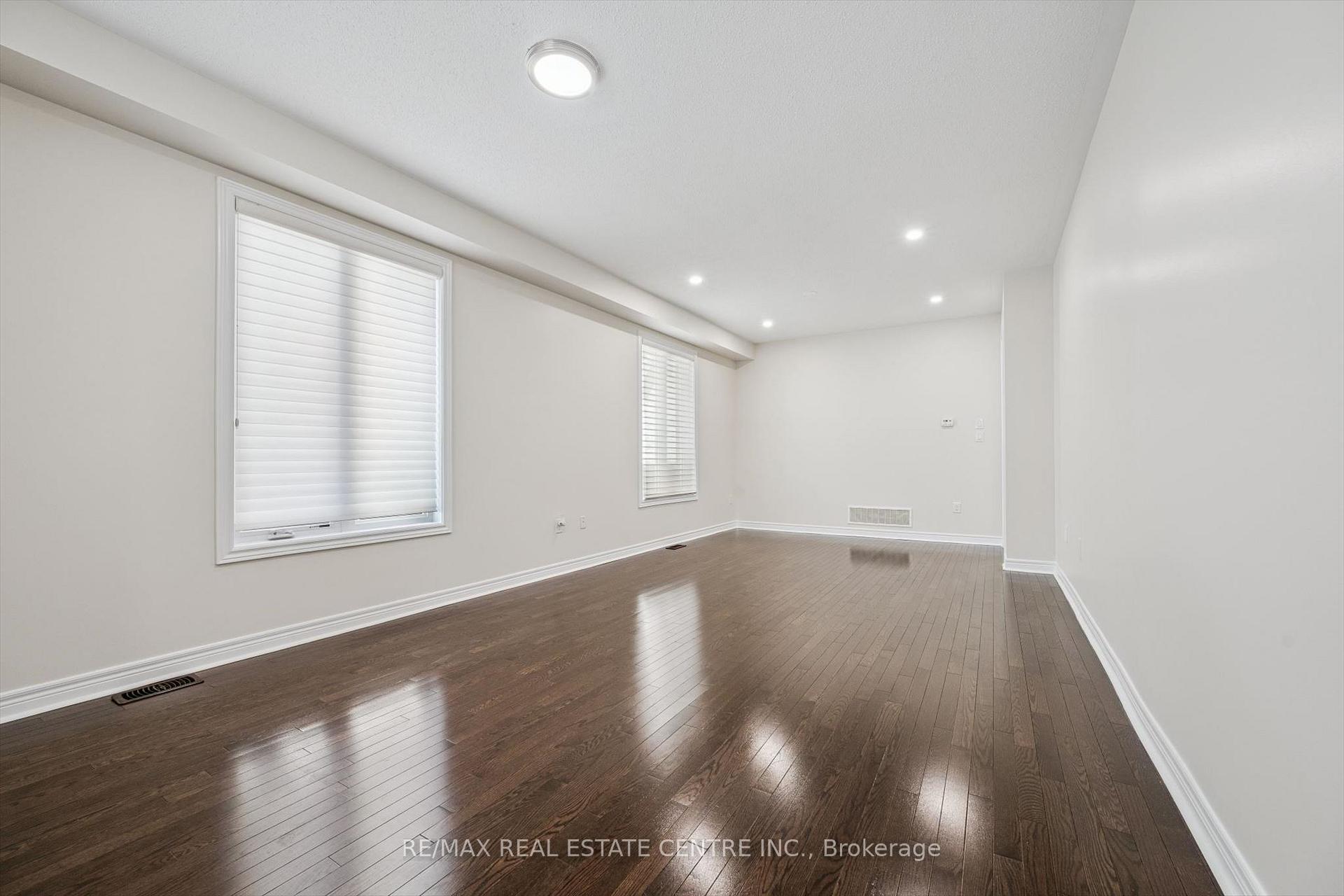 Photo 24 of 37 Zanetta Crescent, Brampton, Credit Valley — HOMEH