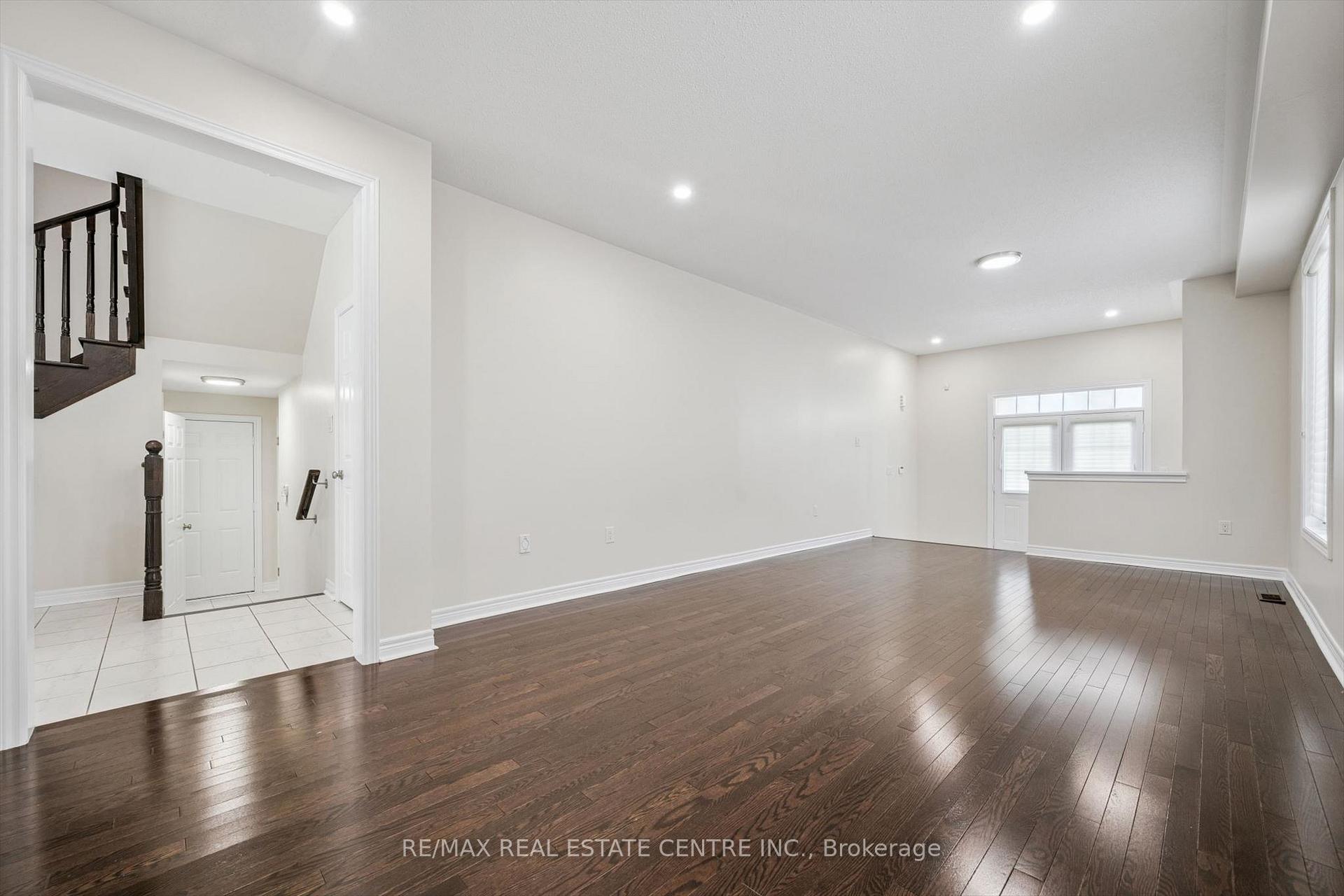 Photo 25 of 37 Zanetta Crescent, Brampton, Credit Valley — HOMEH