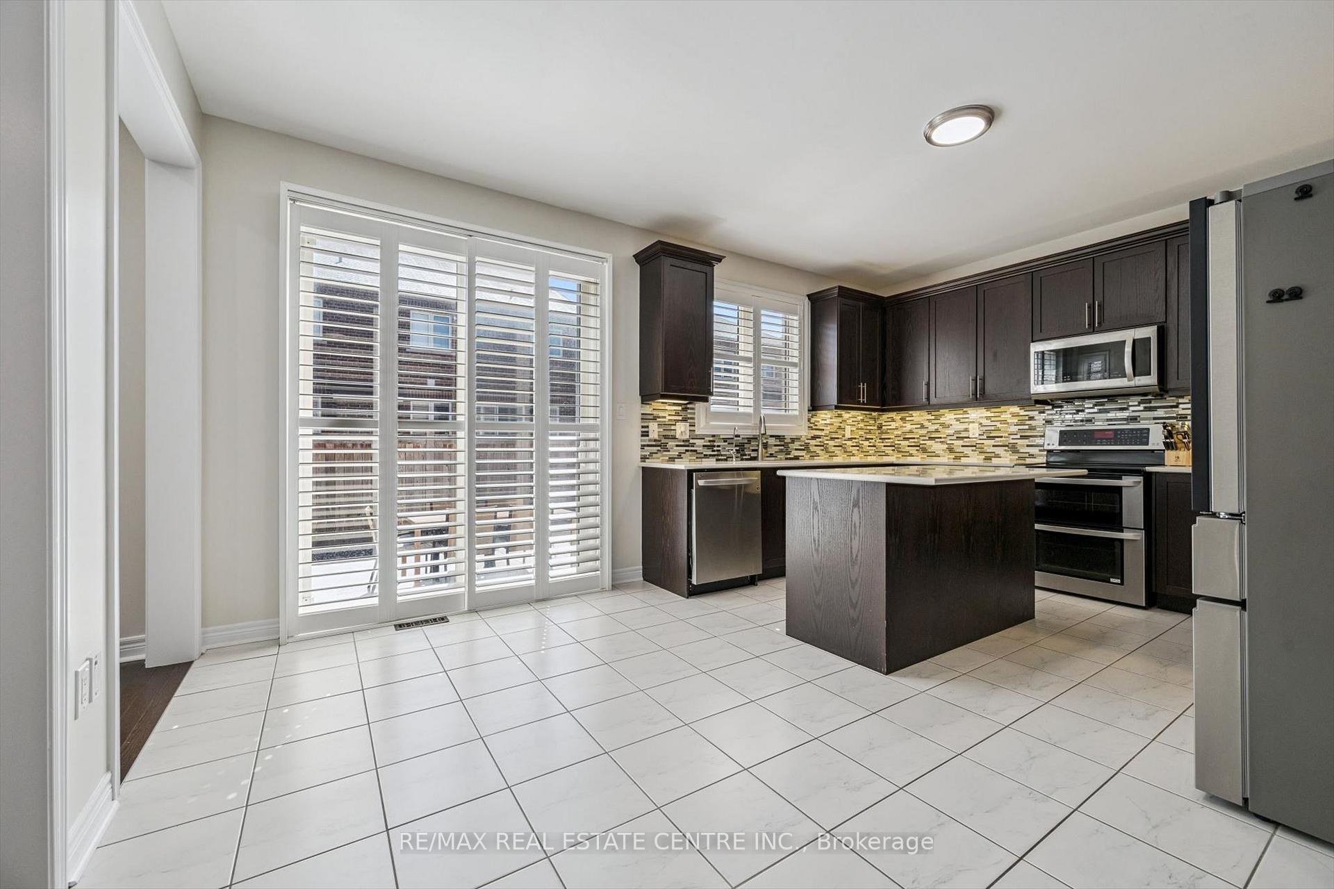 Photo 29 of 37 Zanetta Crescent, Brampton, Credit Valley — HOMEH