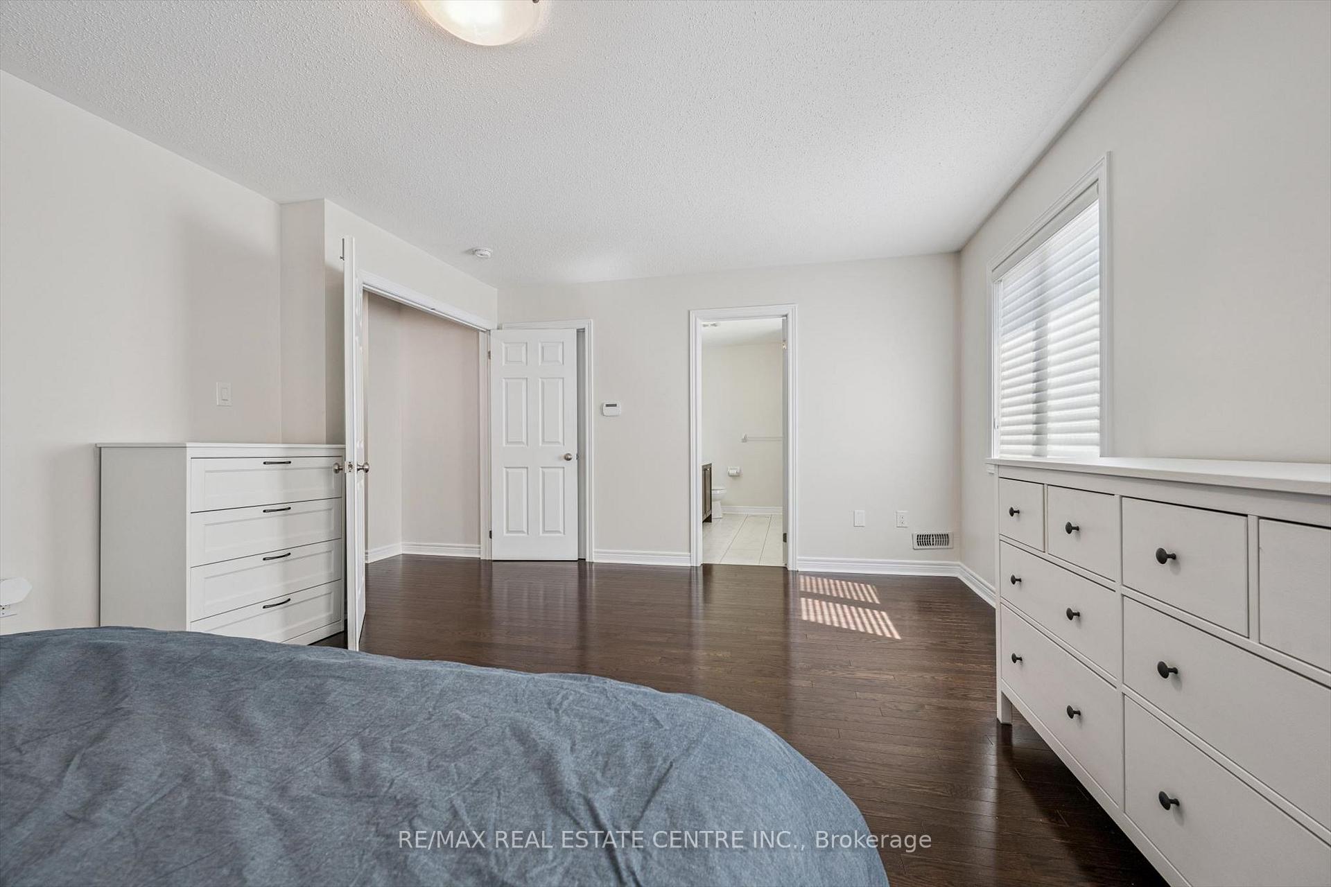Photo 4 of 37 Zanetta Crescent, Brampton, Credit Valley — HOMEH