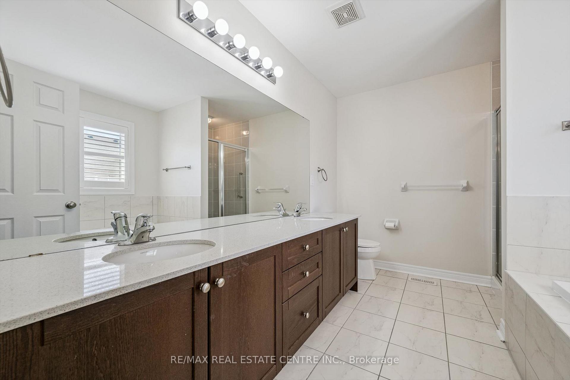 Photo 5 of 37 Zanetta Crescent, Brampton, Credit Valley — HOMEH