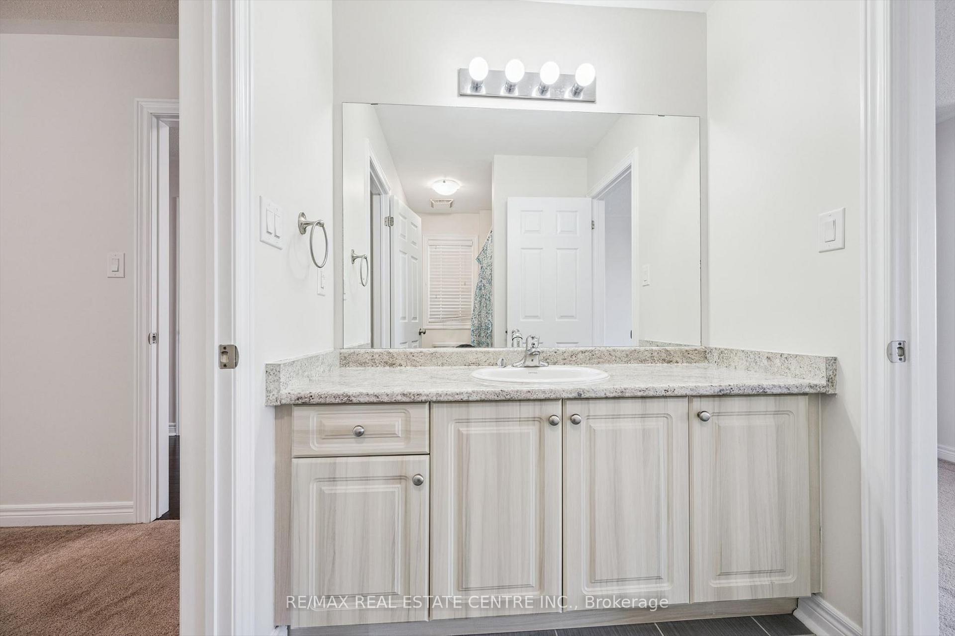 Photo 8 of 37 Zanetta Crescent, Brampton, Credit Valley — HOMEH