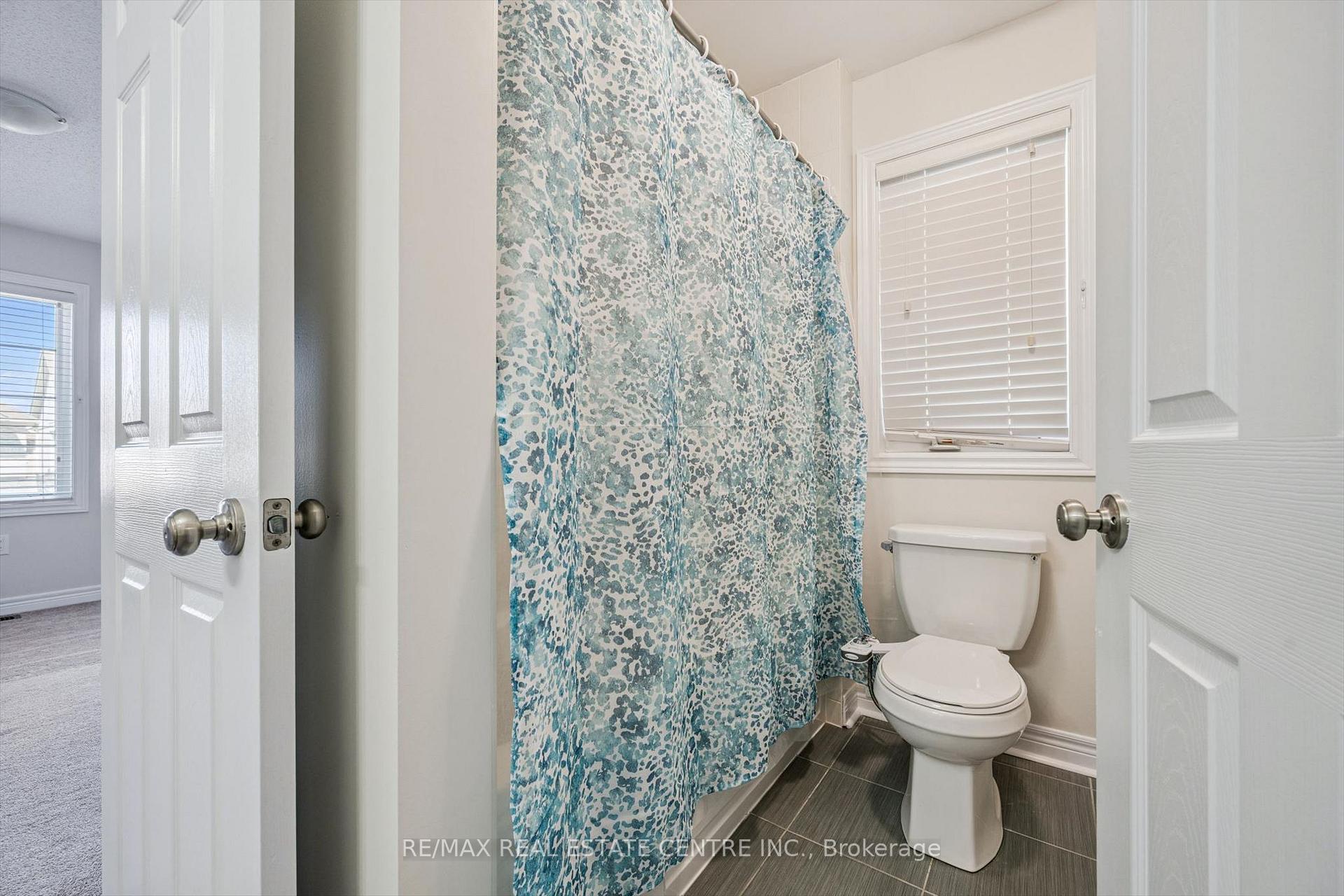 Photo 7 of 37 Zanetta Crescent, Brampton, Credit Valley — HOMEH