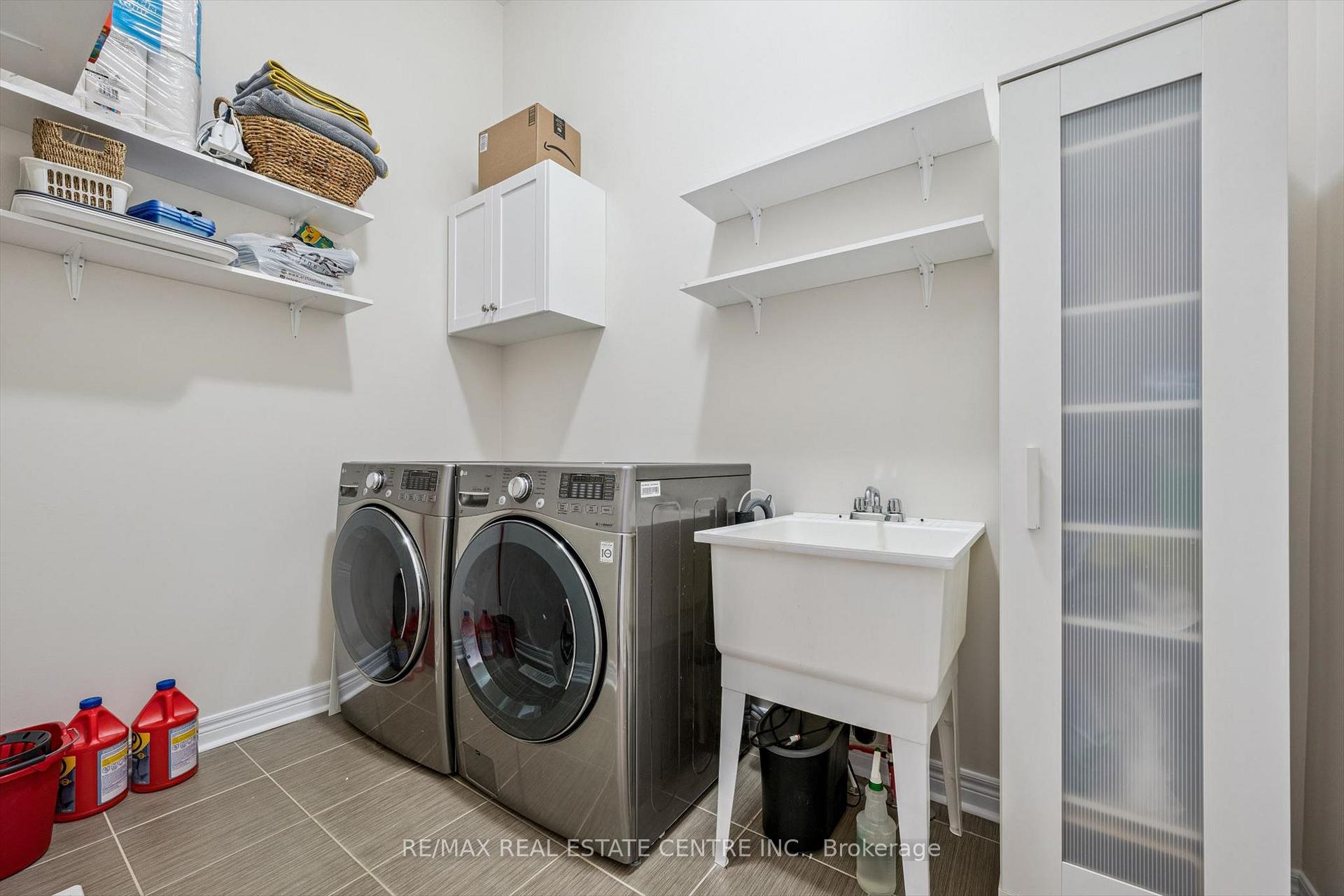 Photo 10 of 37 Zanetta Crescent, Brampton, Credit Valley — HOMEH