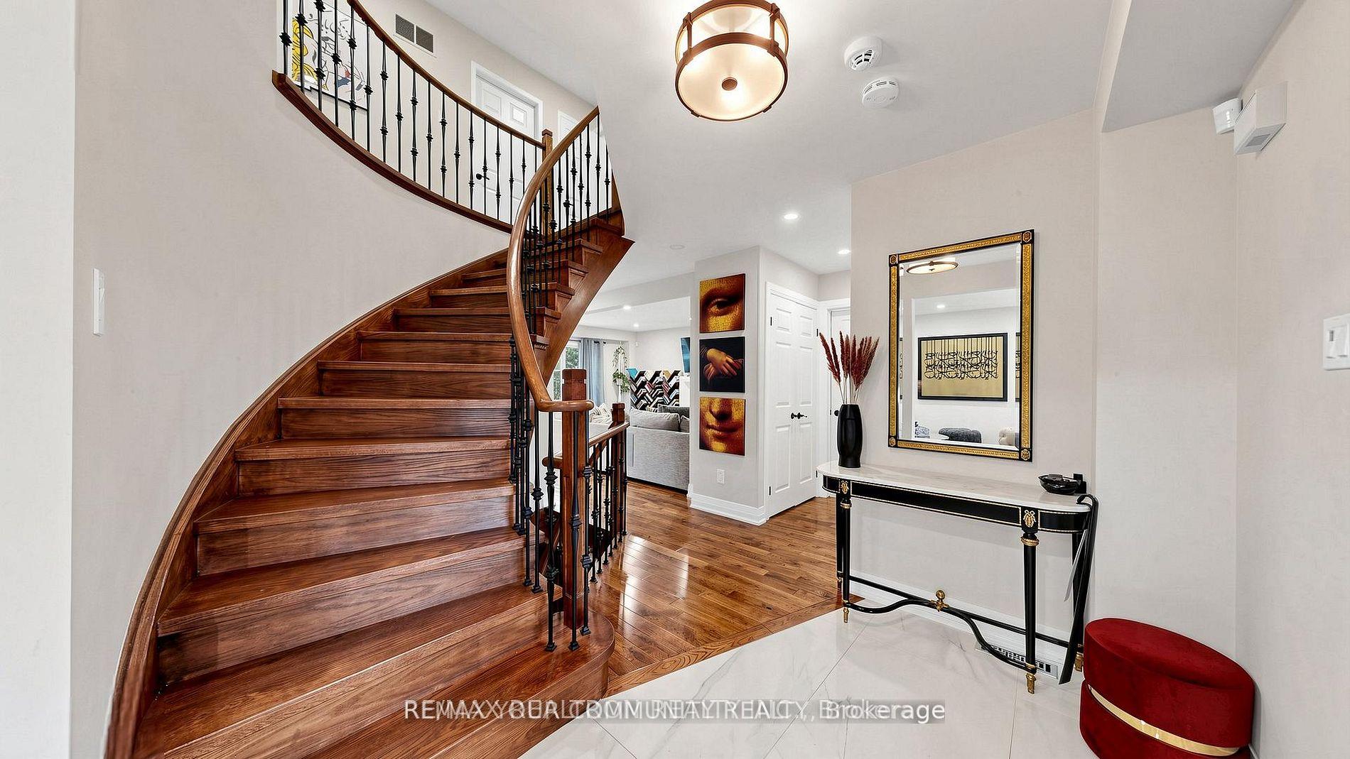 Photo 3 of 48 Beatty Crescent, Aurora, Aurora Highlands — HOMEH