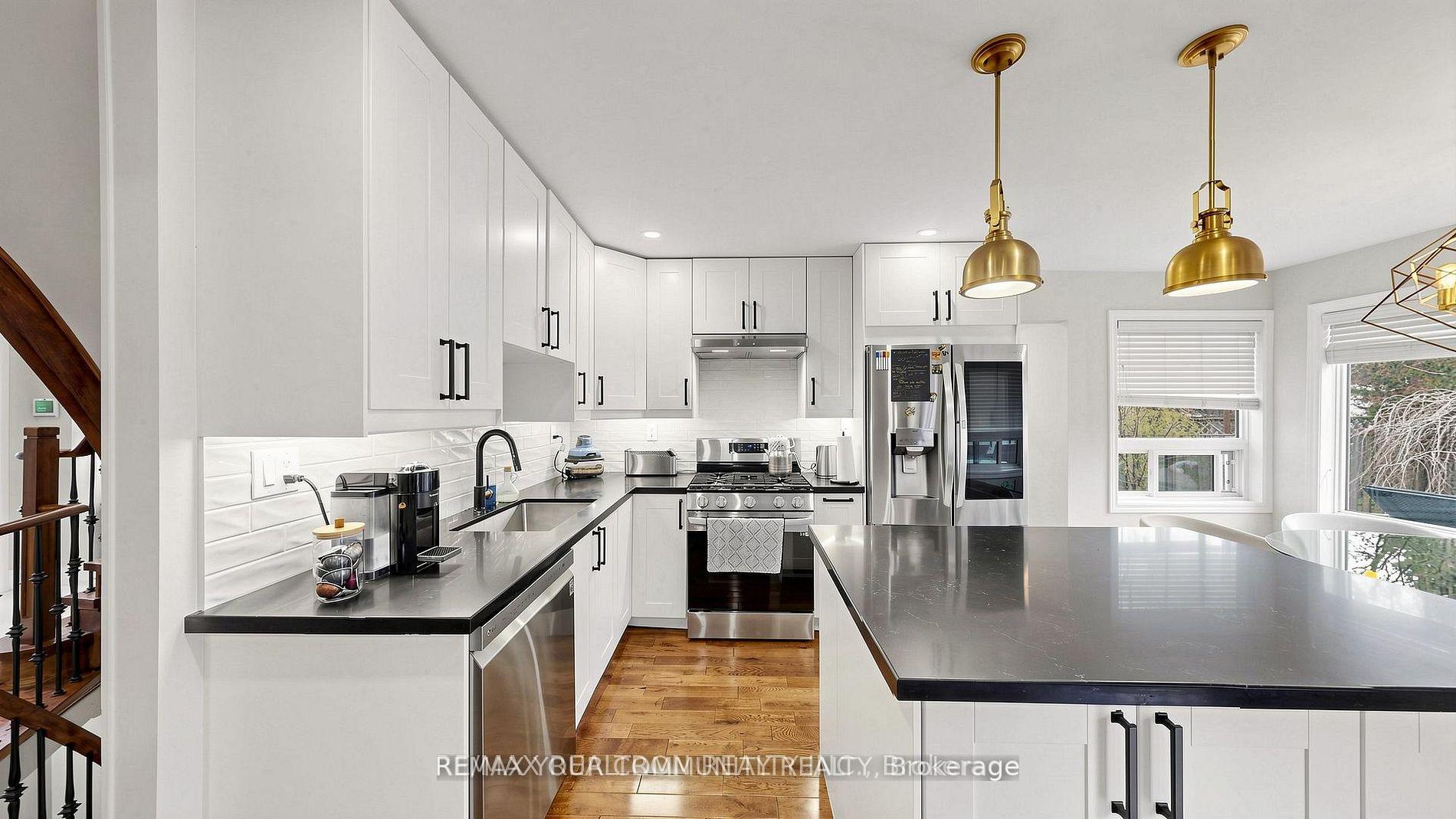 Photo 6 of 48 Beatty Crescent, Aurora, Aurora Highlands — HOMEH