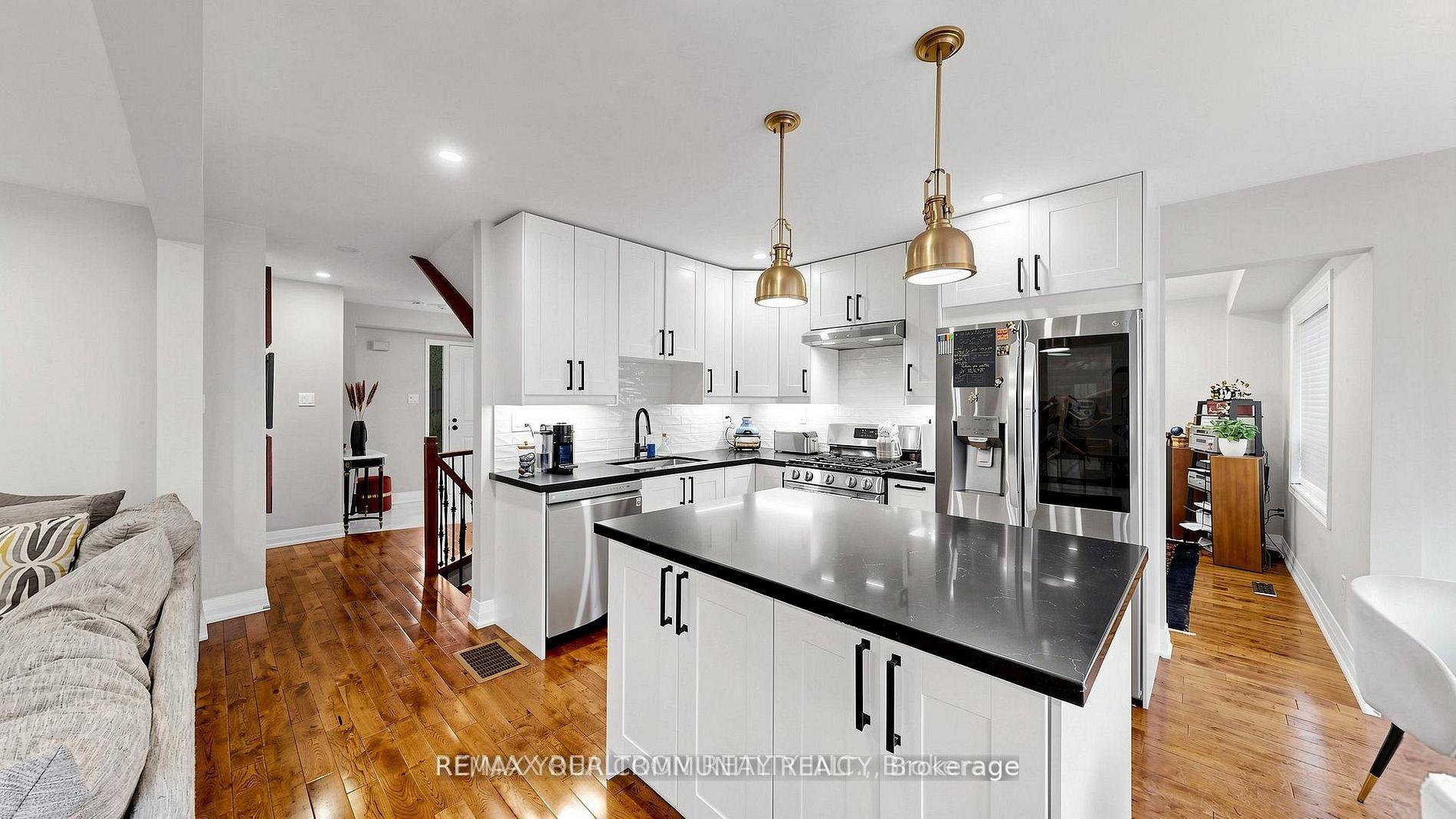Photo 7 of 48 Beatty Crescent, Aurora, Aurora Highlands — HOMEH
