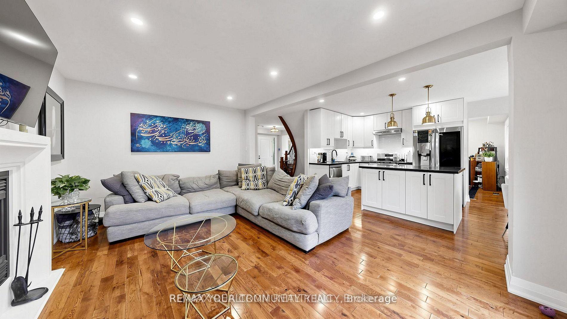 Photo 11 of 48 Beatty Crescent, Aurora, Aurora Highlands — HOMEH