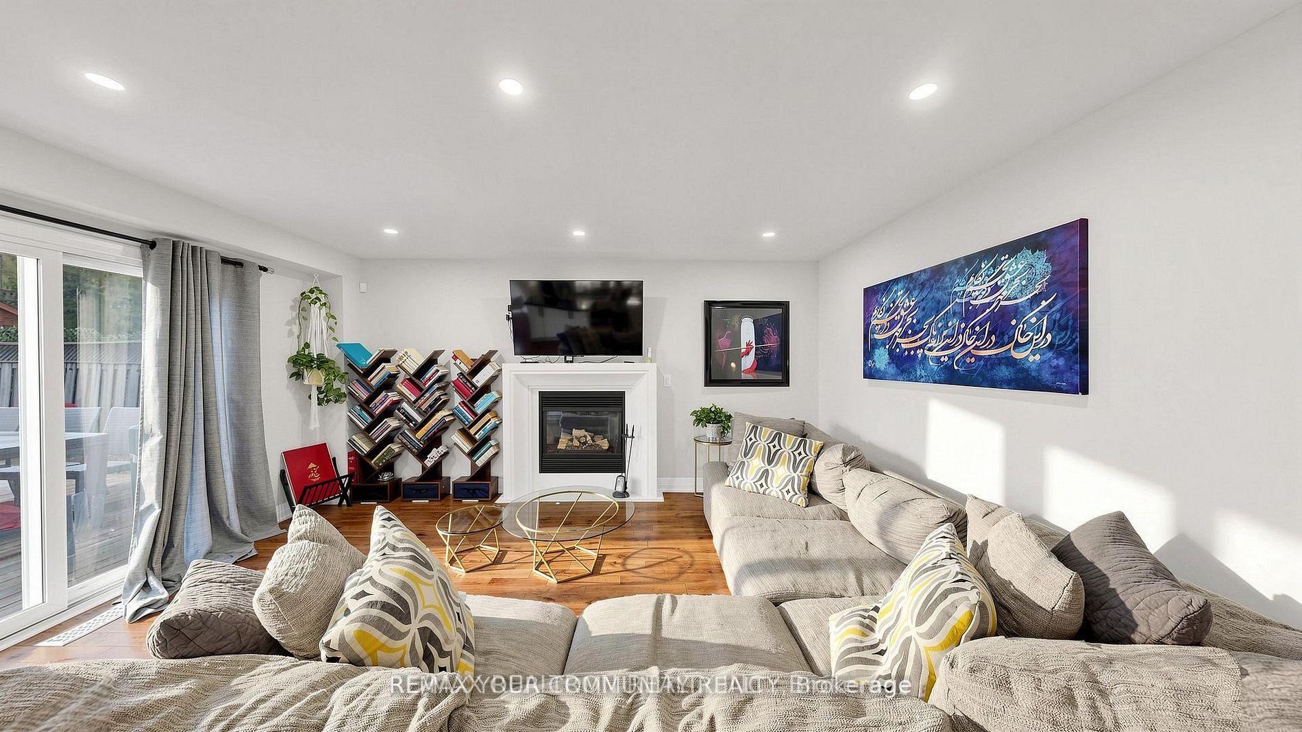 Photo 13 of 48 Beatty Crescent, Aurora, Aurora Highlands — HOMEH