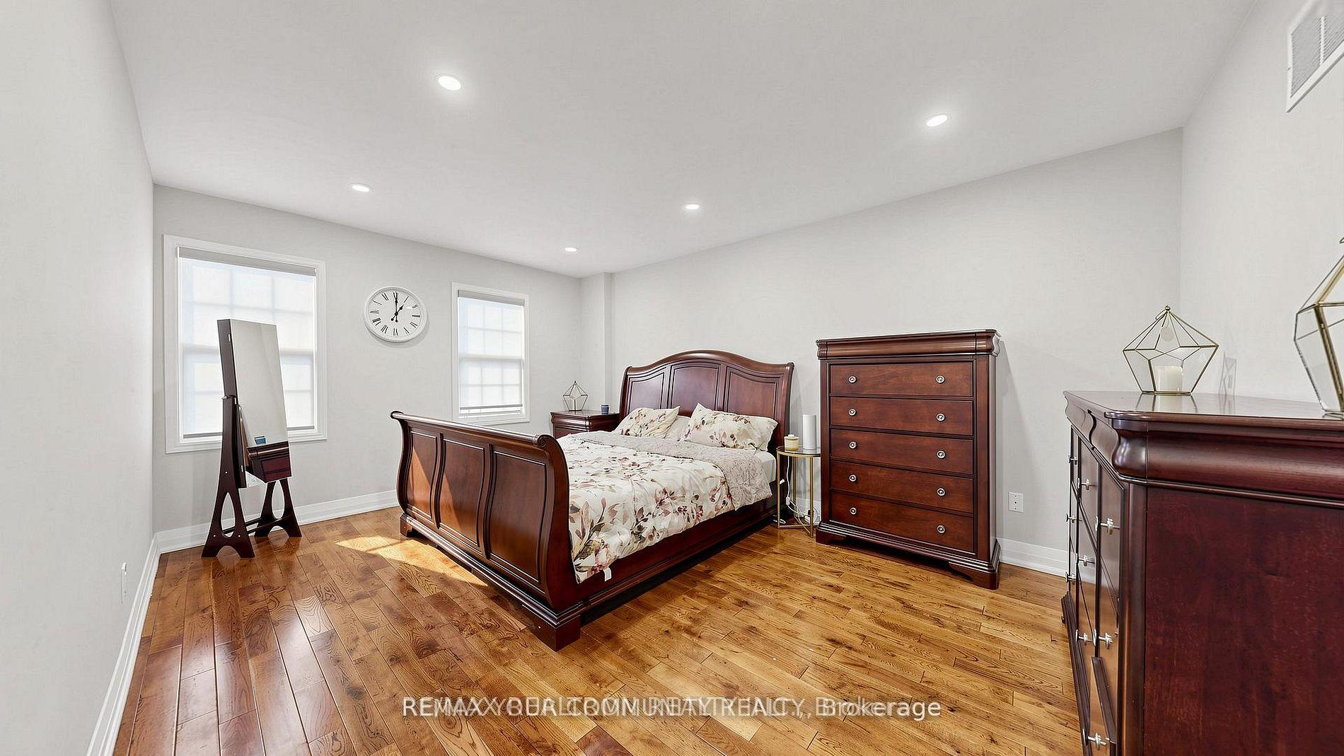 Photo 20 of 48 Beatty Crescent, Aurora, Aurora Highlands — HOMEH