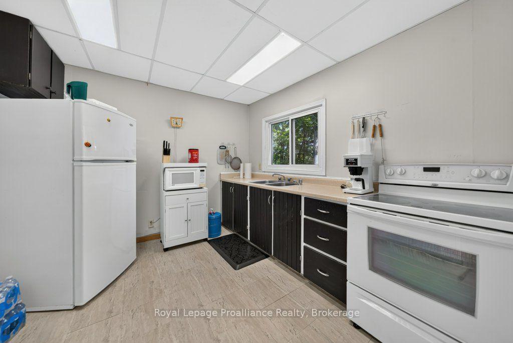 Photo 18 of 1651 Myers Cave Road, Frontenac, Frontenac North — HOMEH