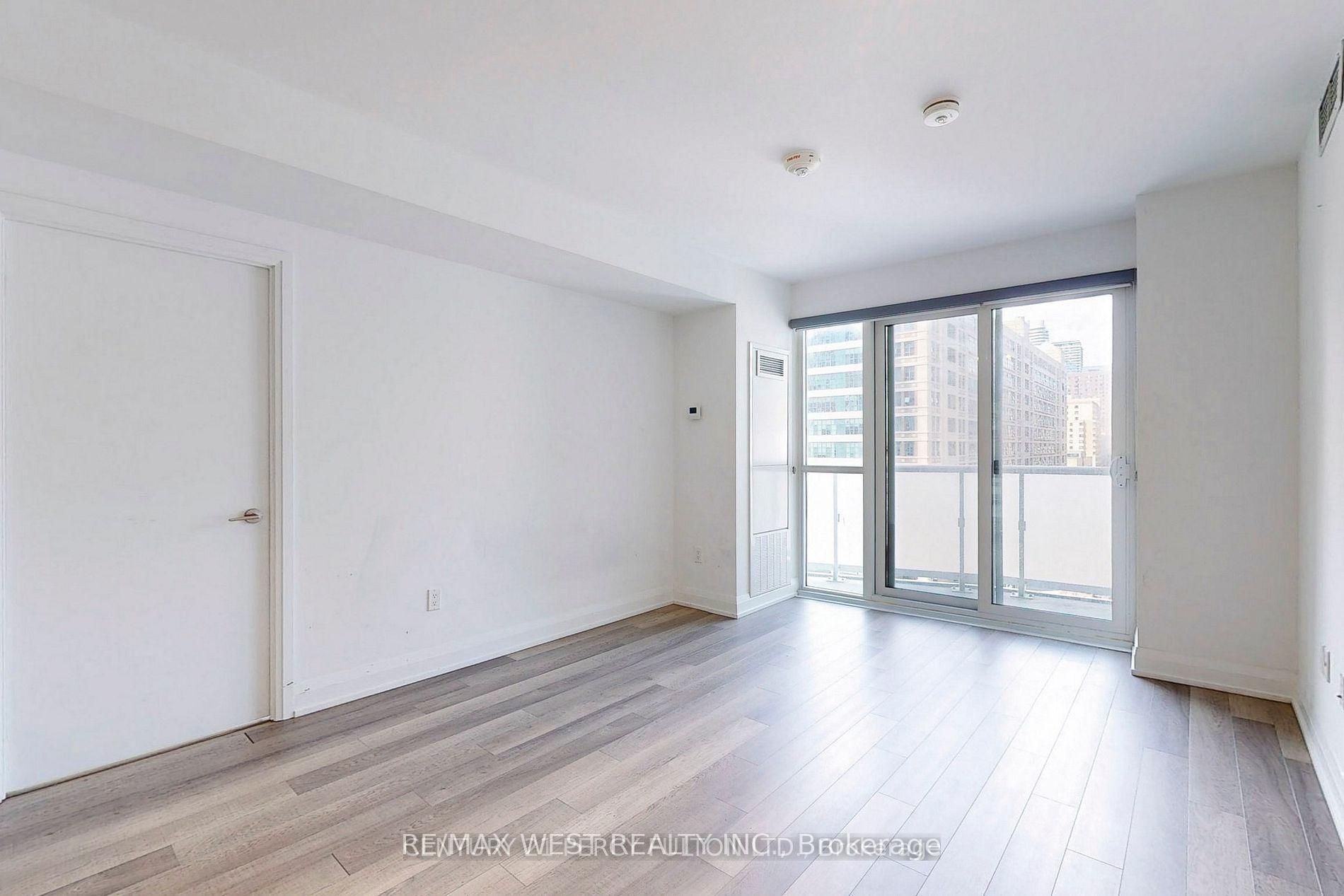 Photo 5 of Unit 708, 77 Mutual Street, Toronto, Church-Yonge Corridor — HOMEH