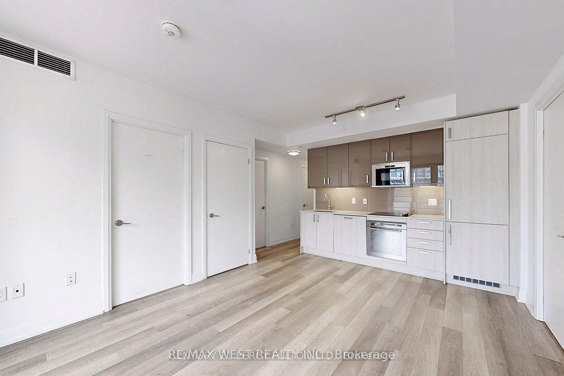 Photo 9 of Unit 708, 77 Mutual Street, Toronto, Church-Yonge Corridor — HOMEH