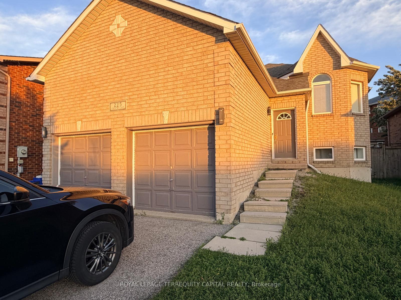 Photo 1 of 225 Country Lane, Barrie, Painswick South — HOMEH