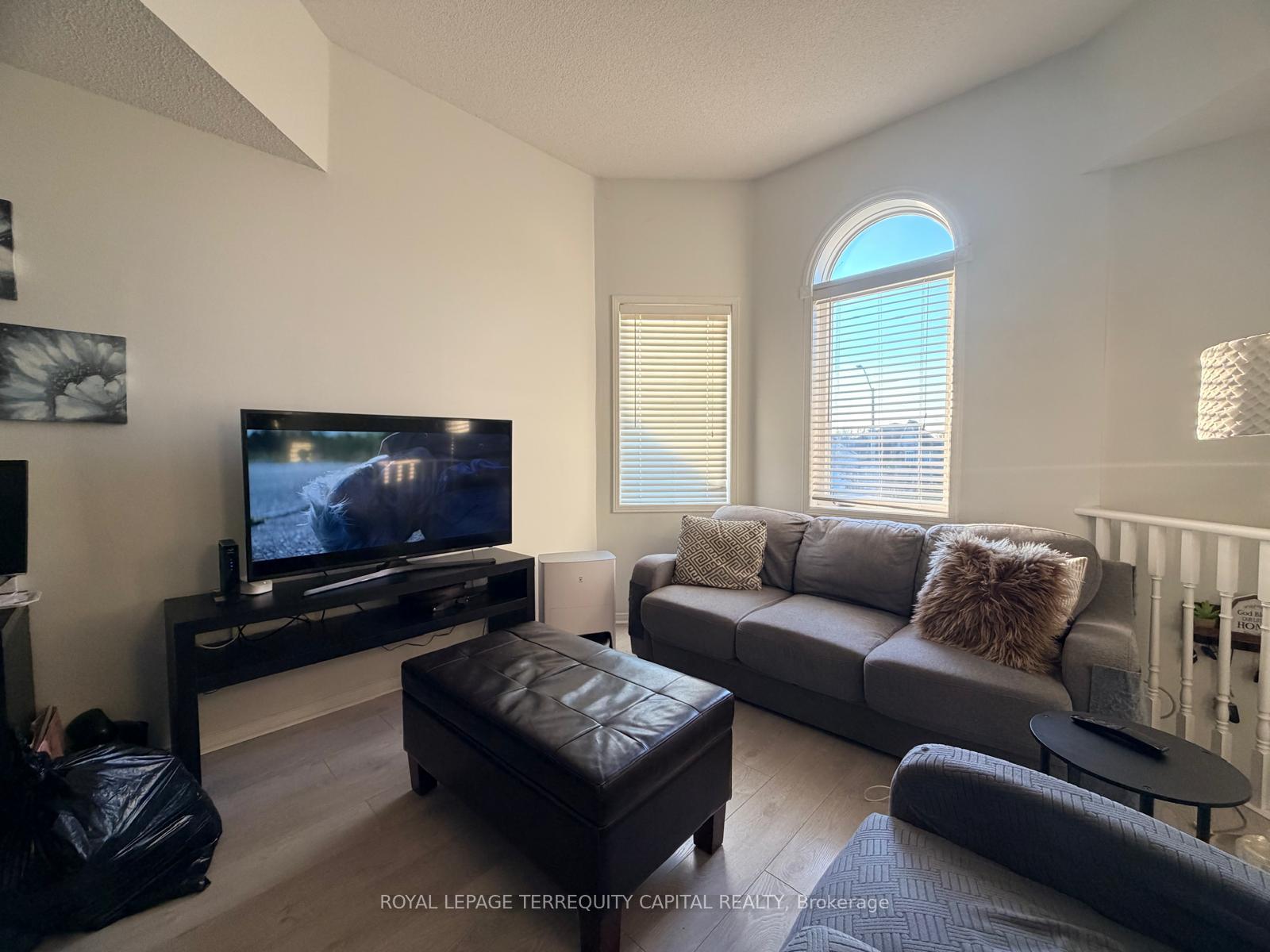 Photo 3 of 225 Country Lane, Barrie, Painswick South — HOMEH