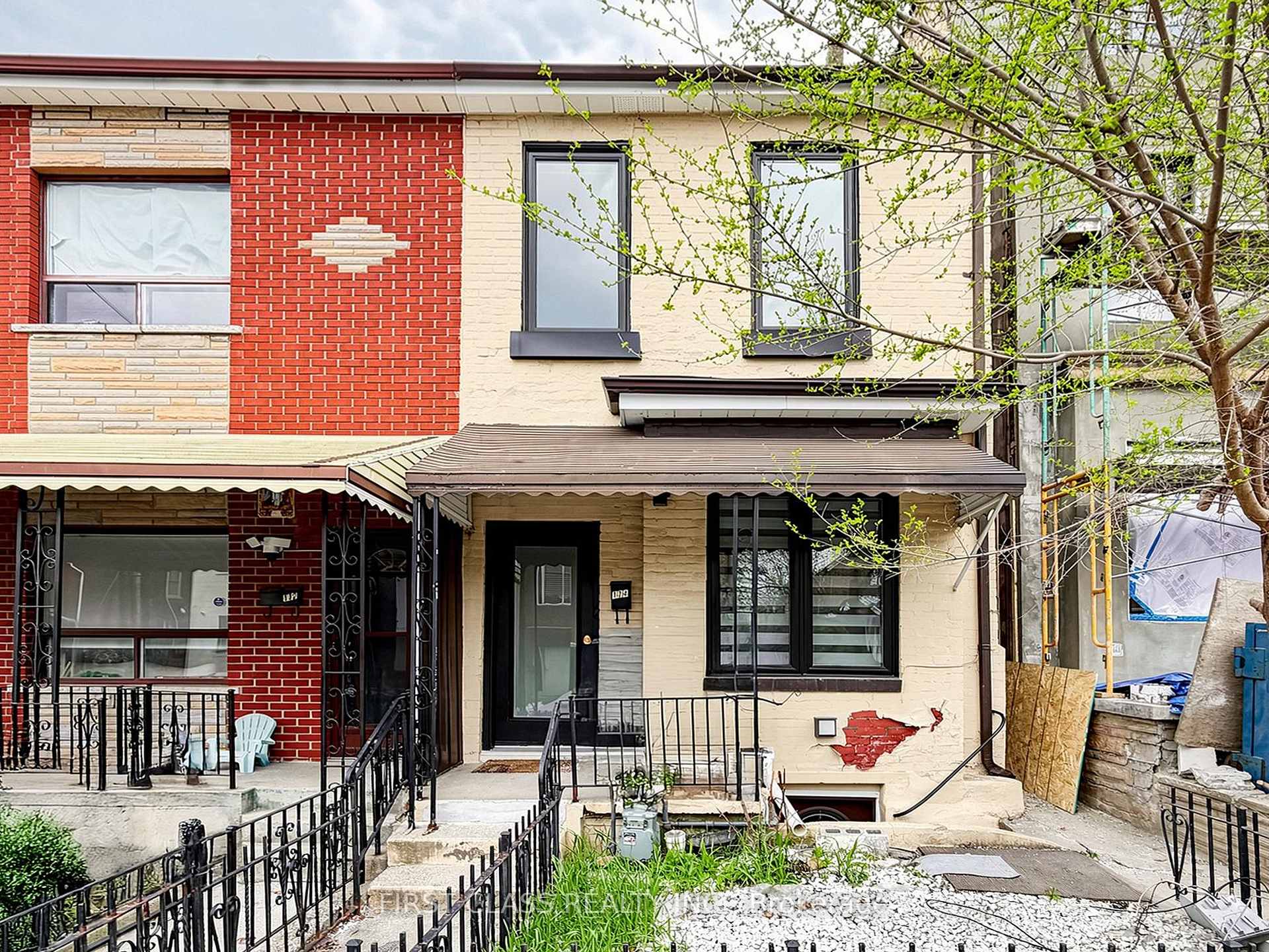 Photo 1 of 174 Manning Avenue, Toronto, Trinity-Bellwoods — HOMEH