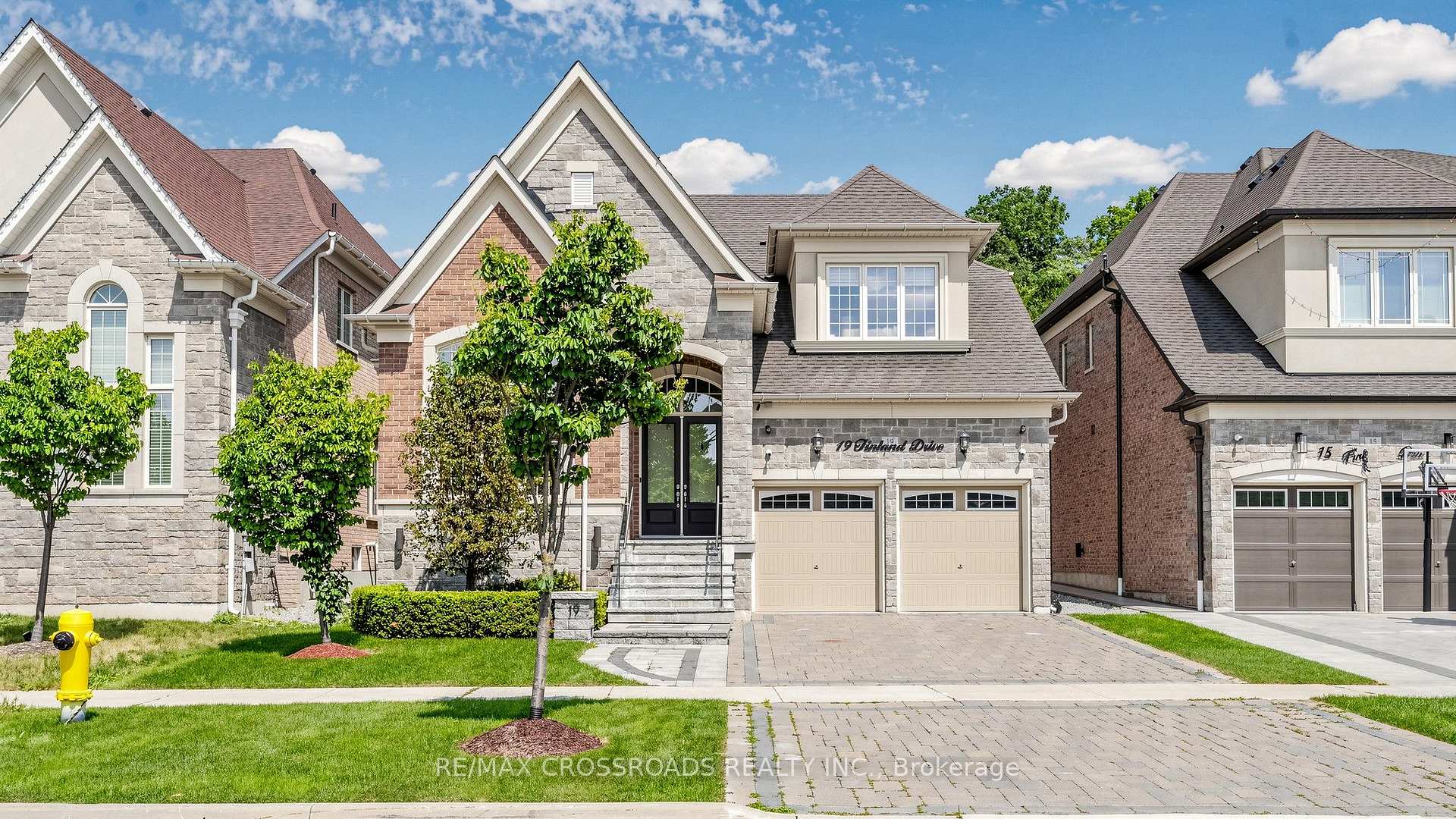 Photo 1 of 19 Finland Drive, Vaughan, Kleinburg — HOMEH
