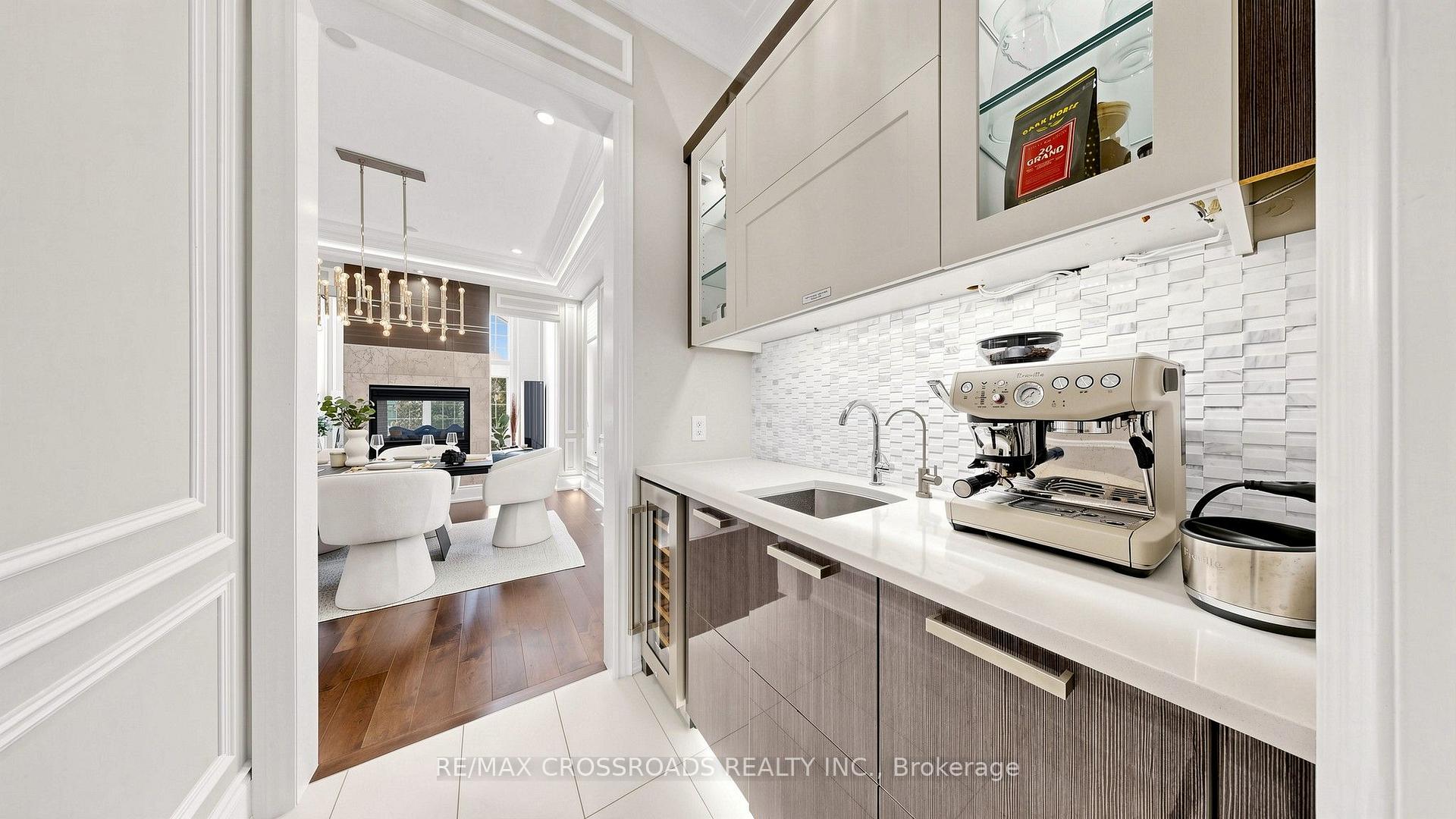 Photo 16 of 19 Finland Drive, Vaughan, Kleinburg — HOMEH