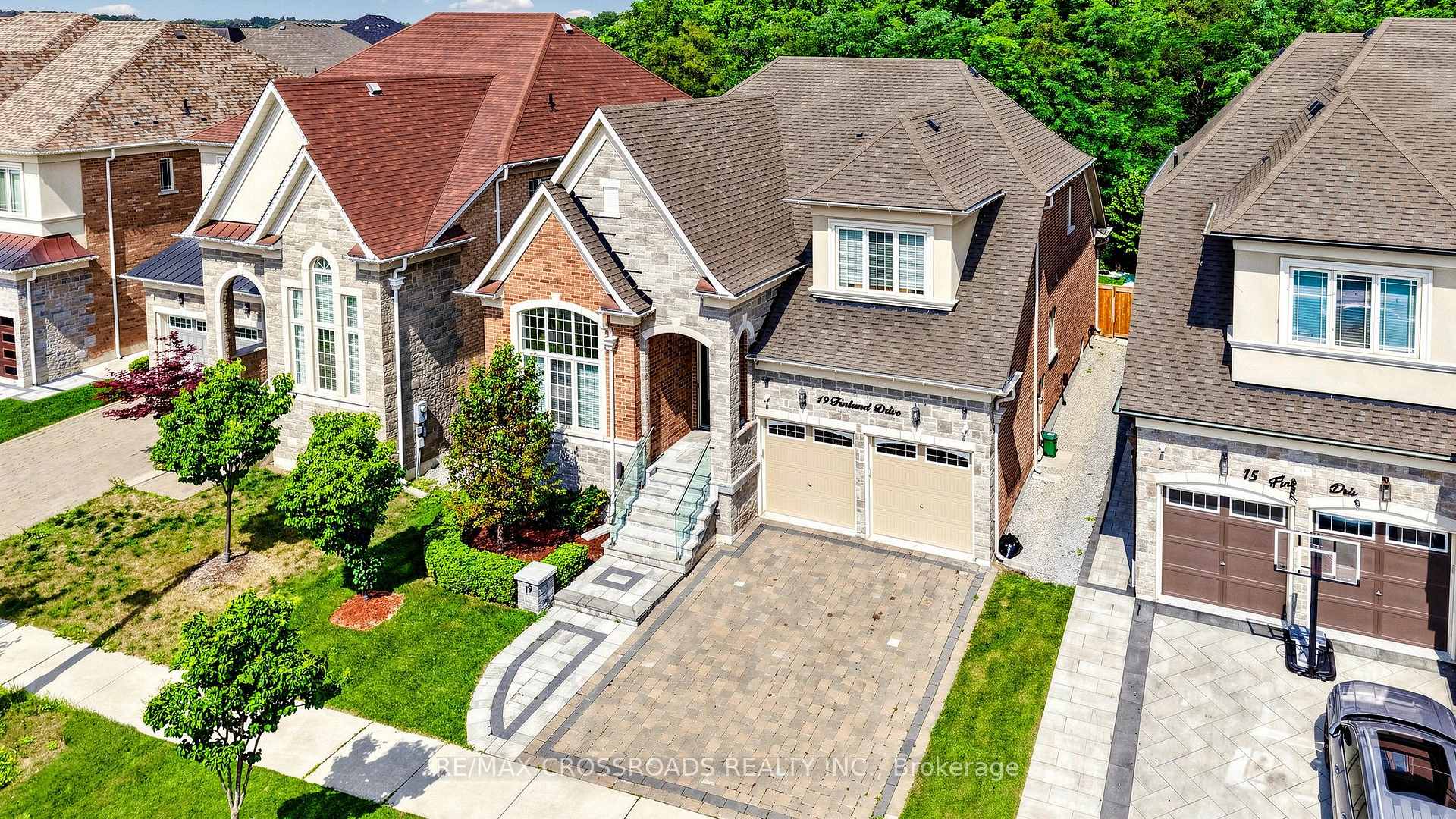 Photo 49 of 19 Finland Drive, Vaughan, Kleinburg — HOMEH
