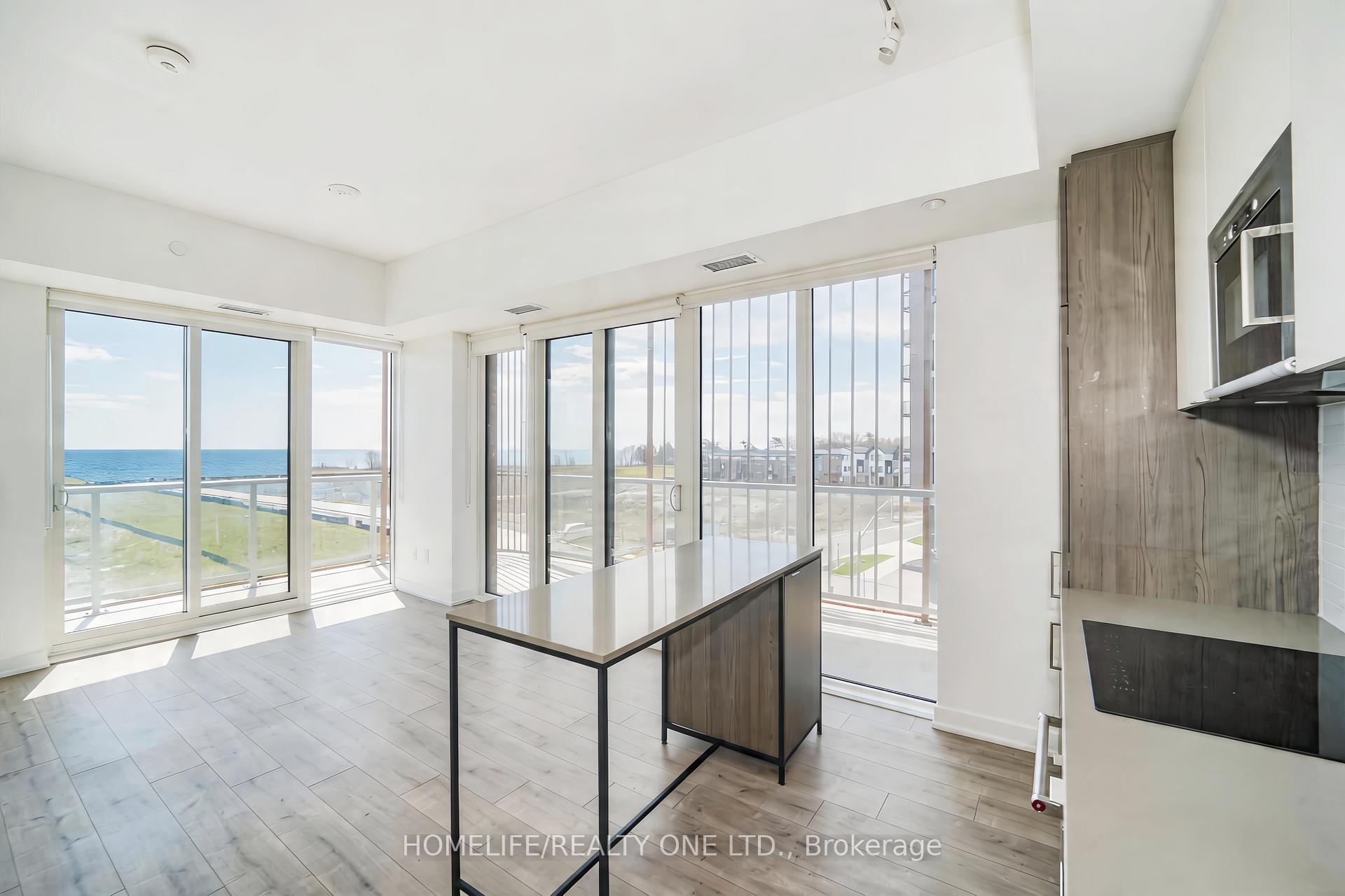 Photo 4 of Unit 421, 220 Missinnihe Way, Mississauga, Port Credit — HOMEH