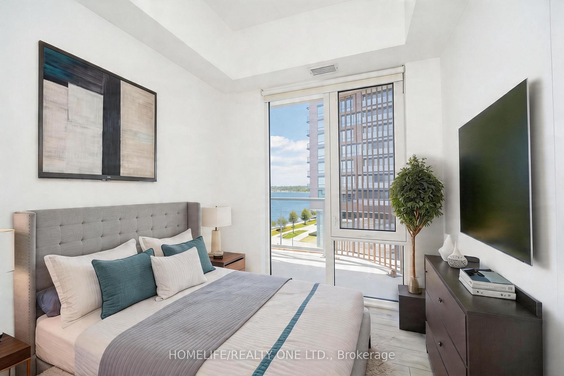 Photo 8 of Unit 421, 220 Missinnihe Way, Mississauga, Port Credit — HOMEH