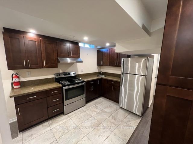 Photo 4 of 634 Galloway Crescent, Mississauga, Creditview — HOMEH