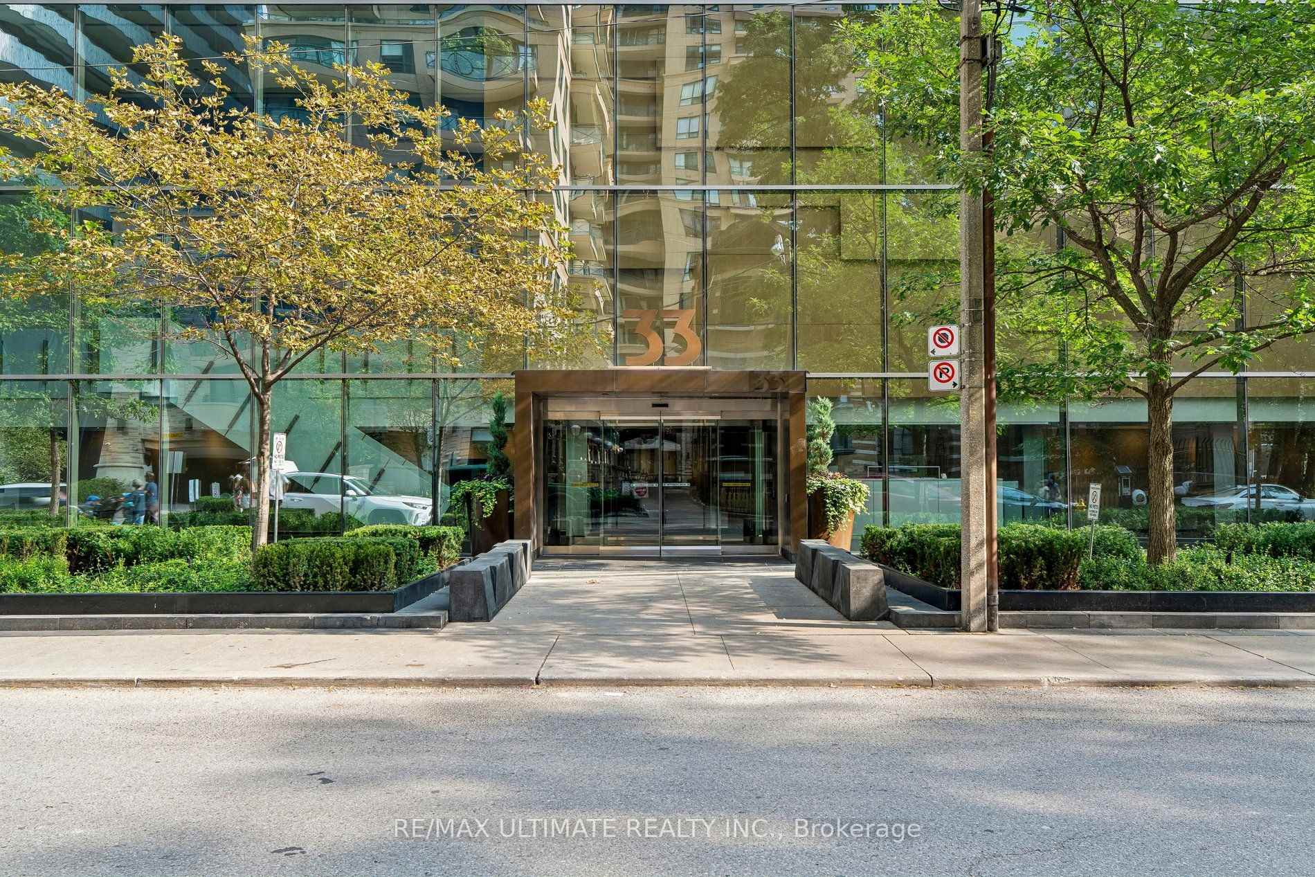 Photo 1 of Unit 905, 33 Charles Street E, Toronto, Church-Yonge Corridor — HOMEH