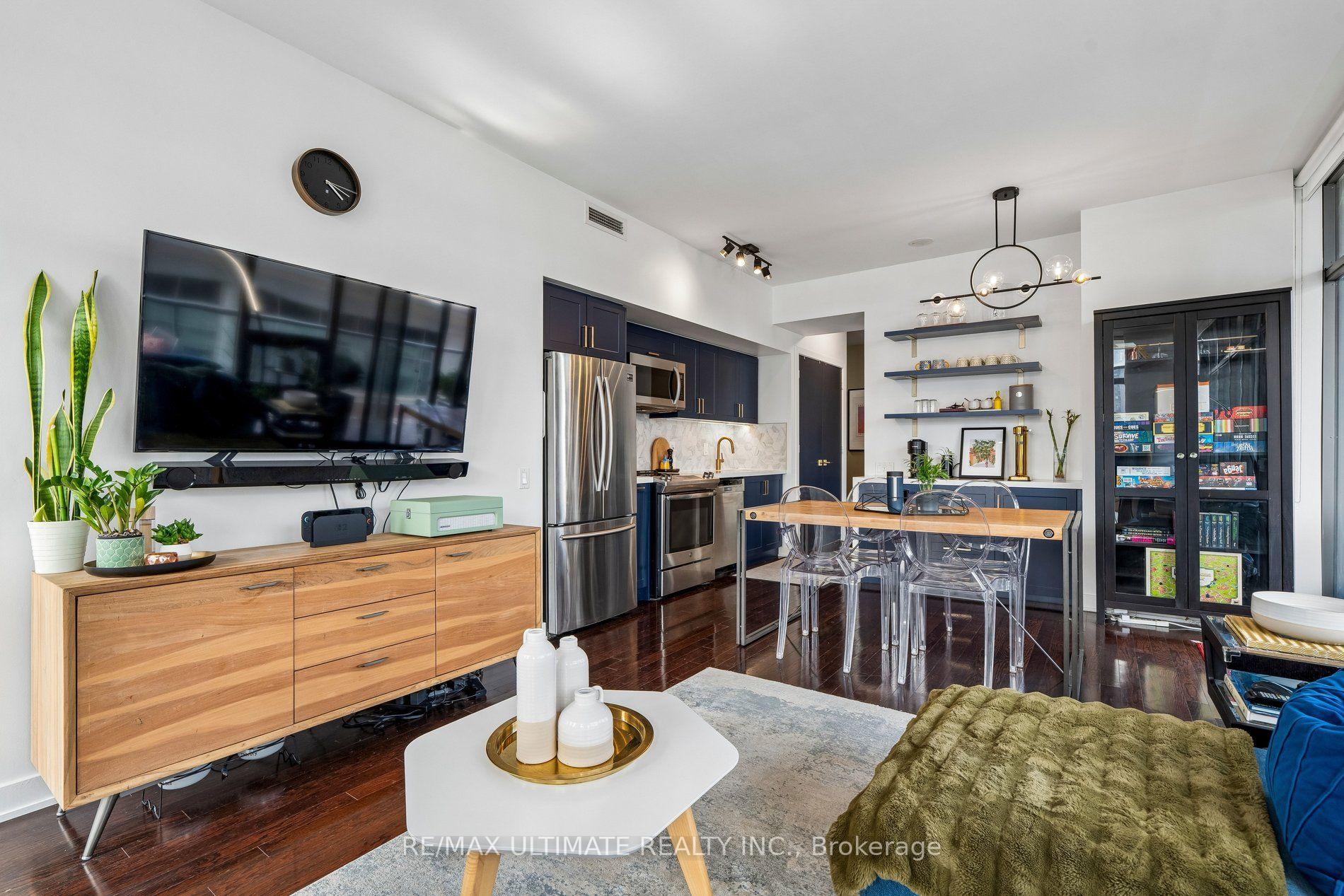 Photo 8 of Unit 905, 33 Charles Street E, Toronto, Church-Yonge Corridor — HOMEH